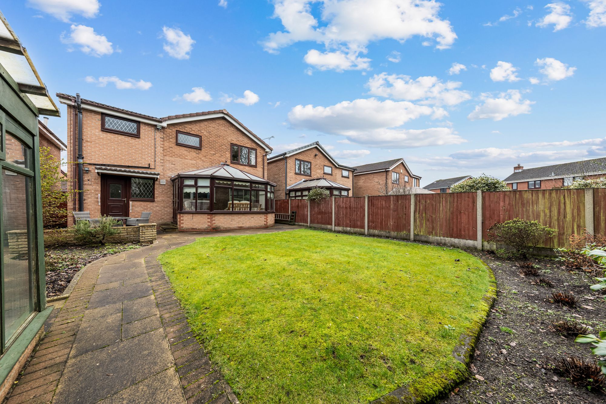 St. Andrews Close, Fearnhead, WA2