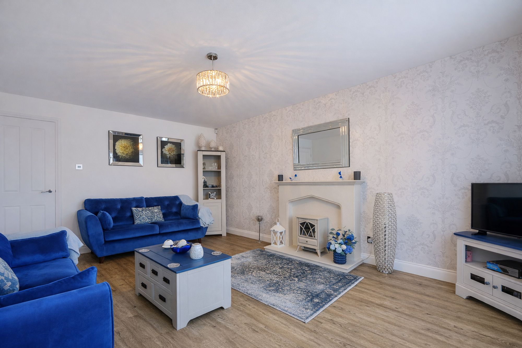 e3260478-1b70-4a5b-8a25-3b558cdb224f