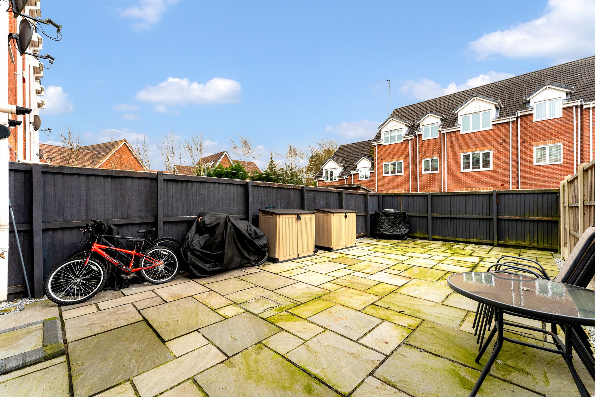 Iona Crescent, Widnes