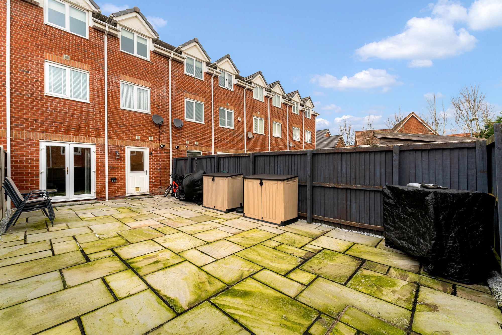 Iona Crescent, Widnes