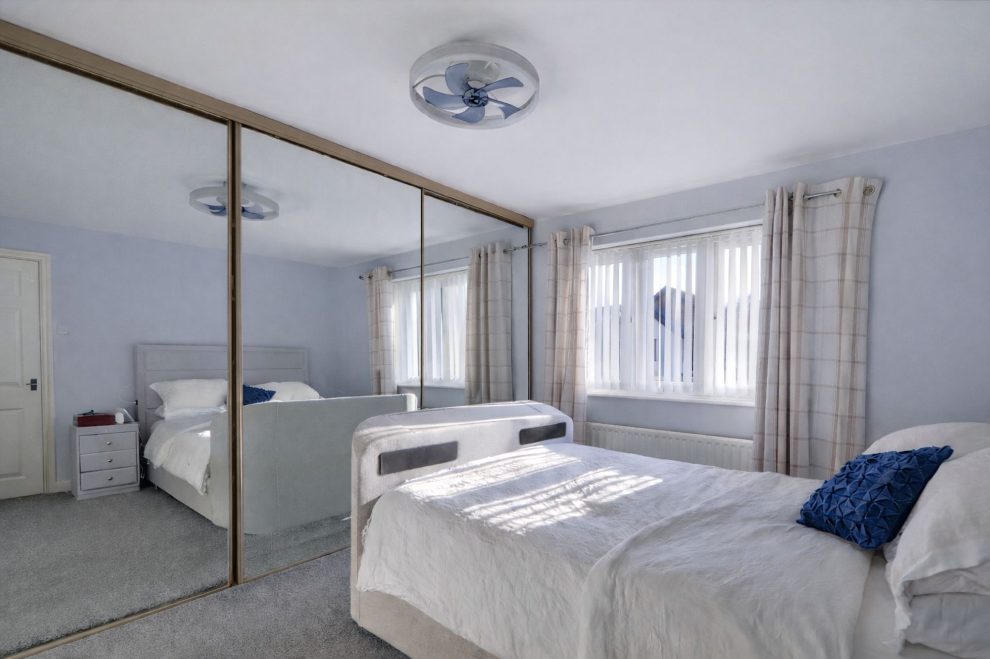 1f99fb27-03d4-43d9-b6bc-be765c624cba