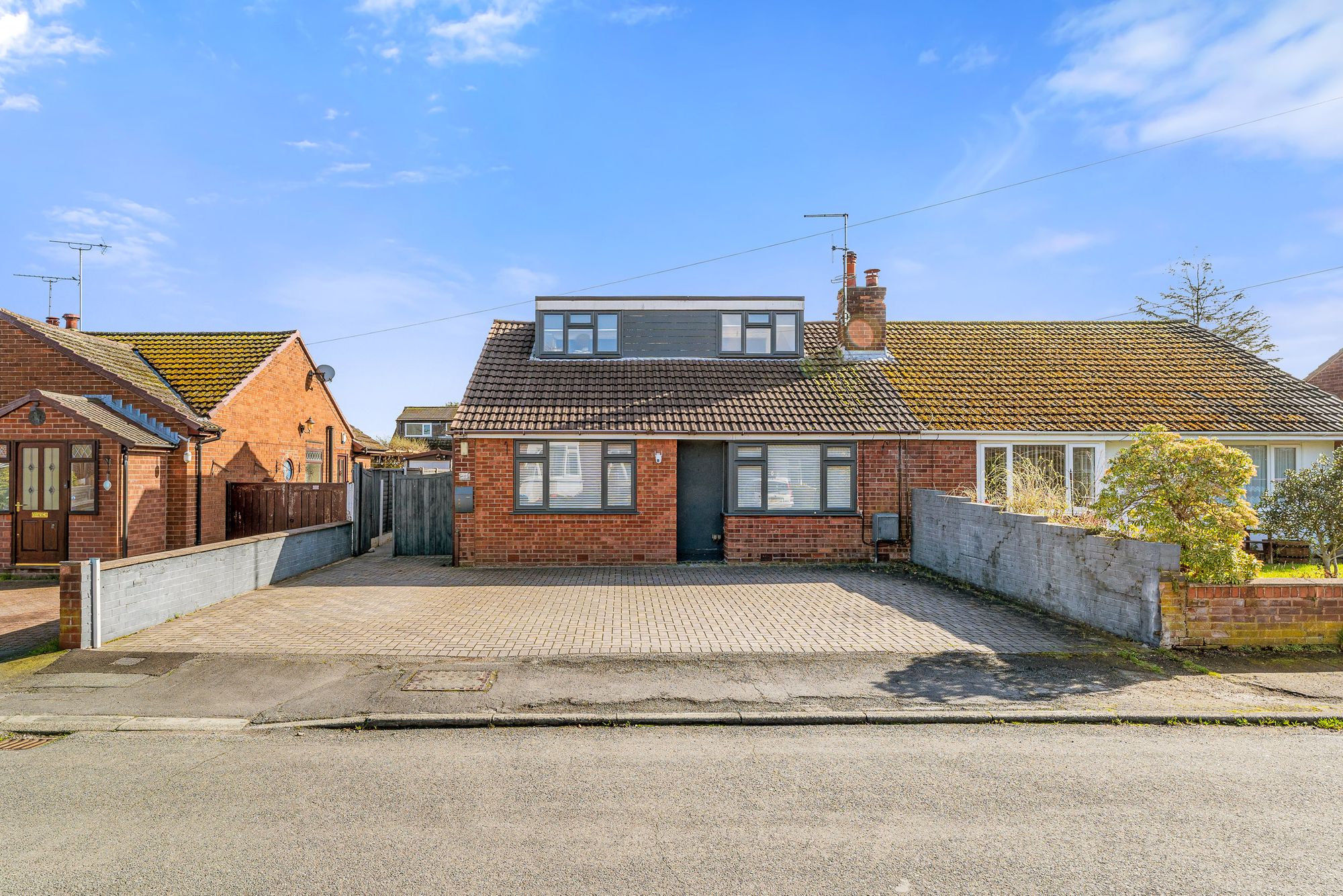 Cedar Avenue, Sutton Weaver, WA7