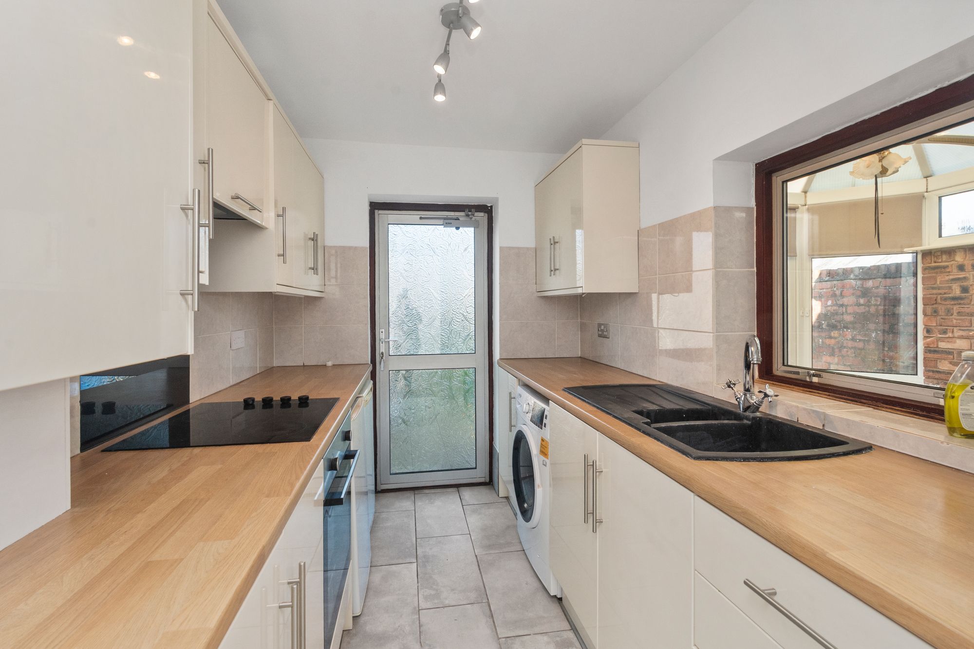 Queens Avenue, Warrington