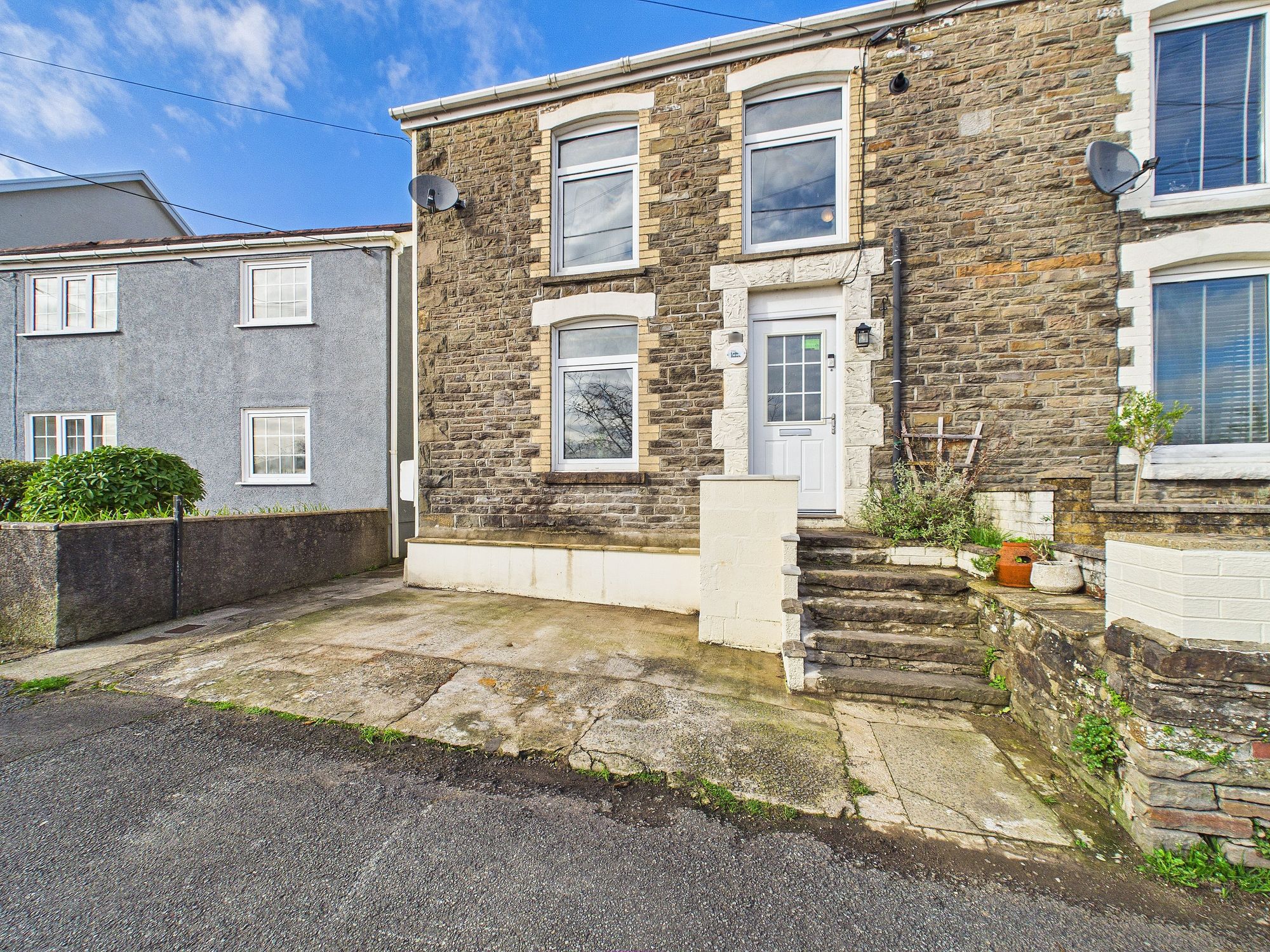 Old Road, Pontardawe, SA8