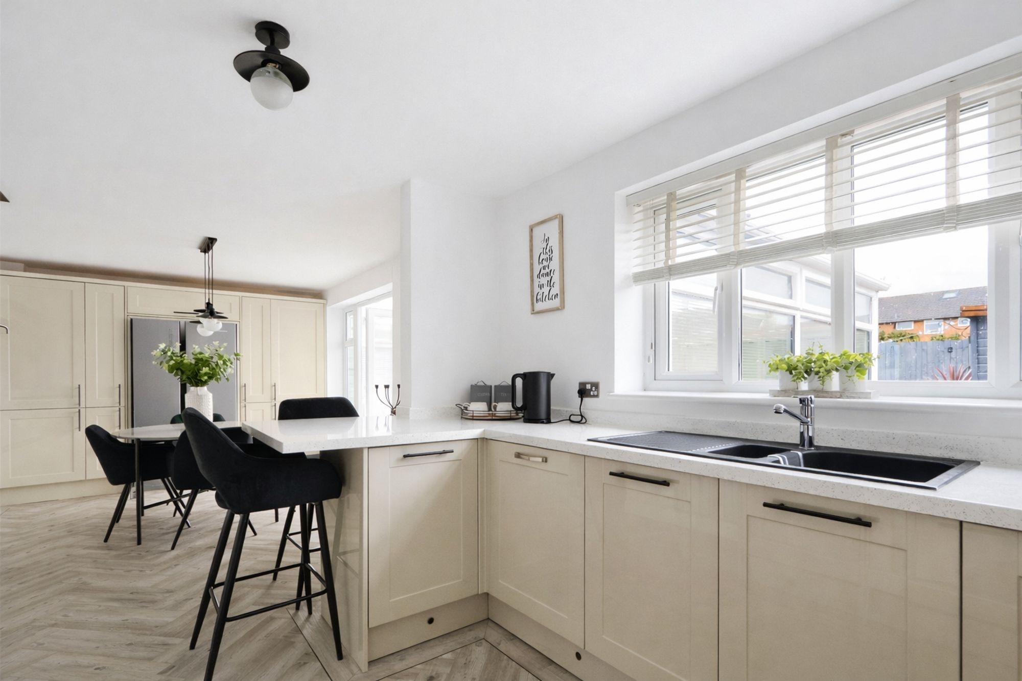 22295b62-6475-4f05-b648-2fd75a1c9f12