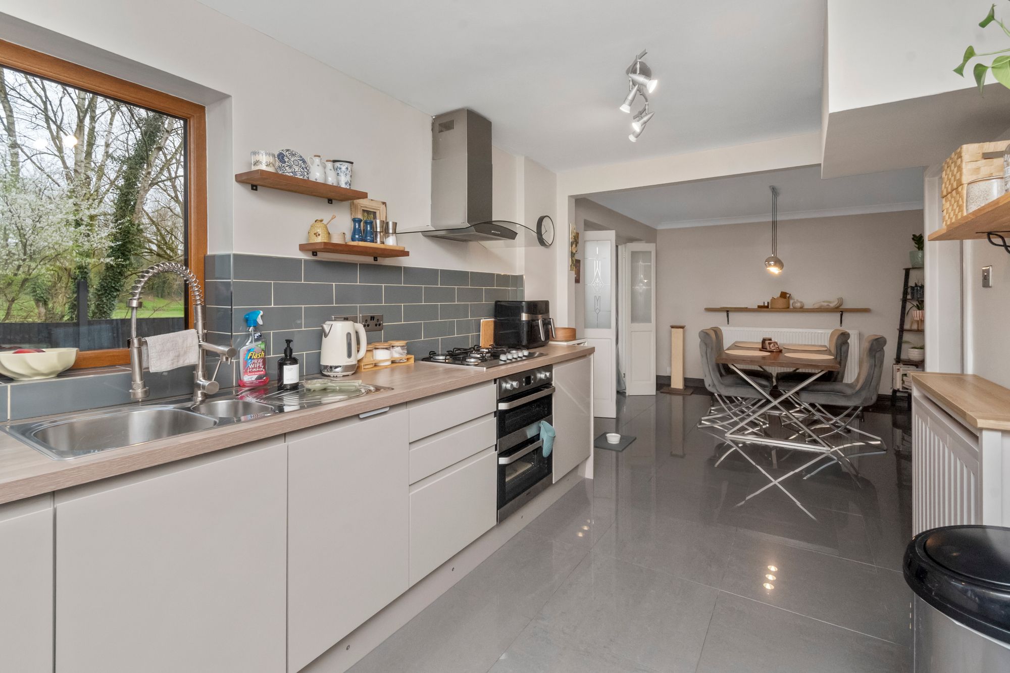 Dundee Close, Fearnhead, WA2