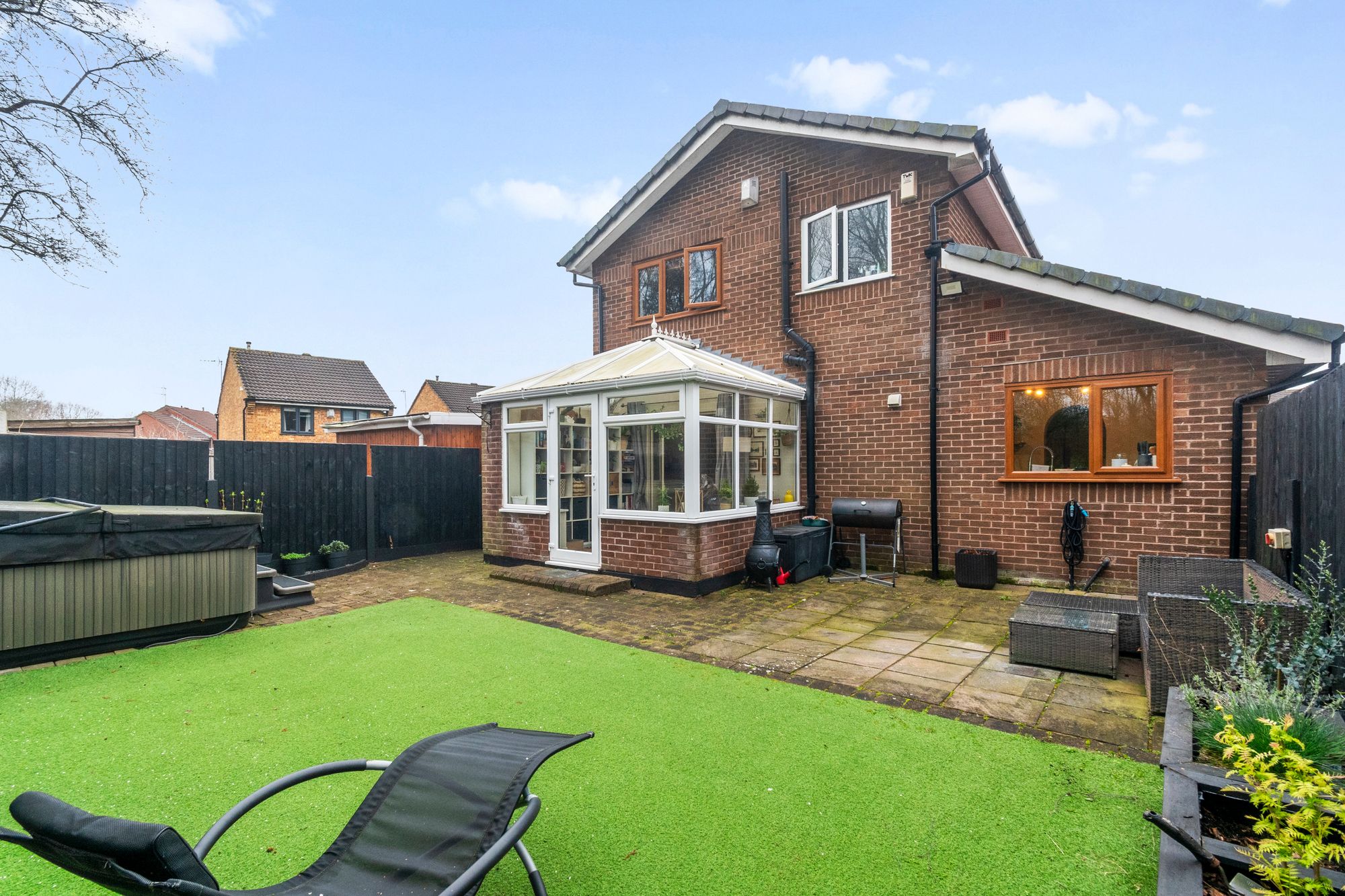 Dundee Close, Fearnhead, WA2