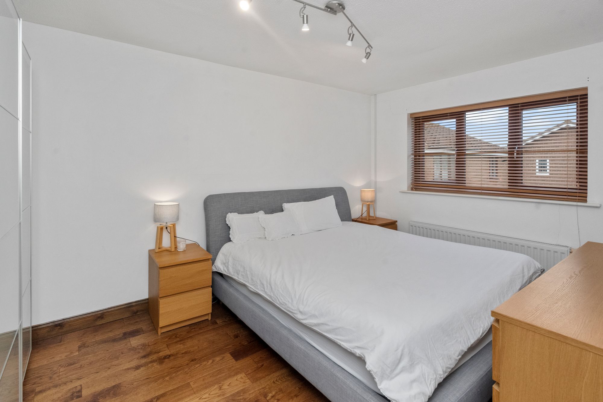 Dundee Close, Fearnhead, WA2