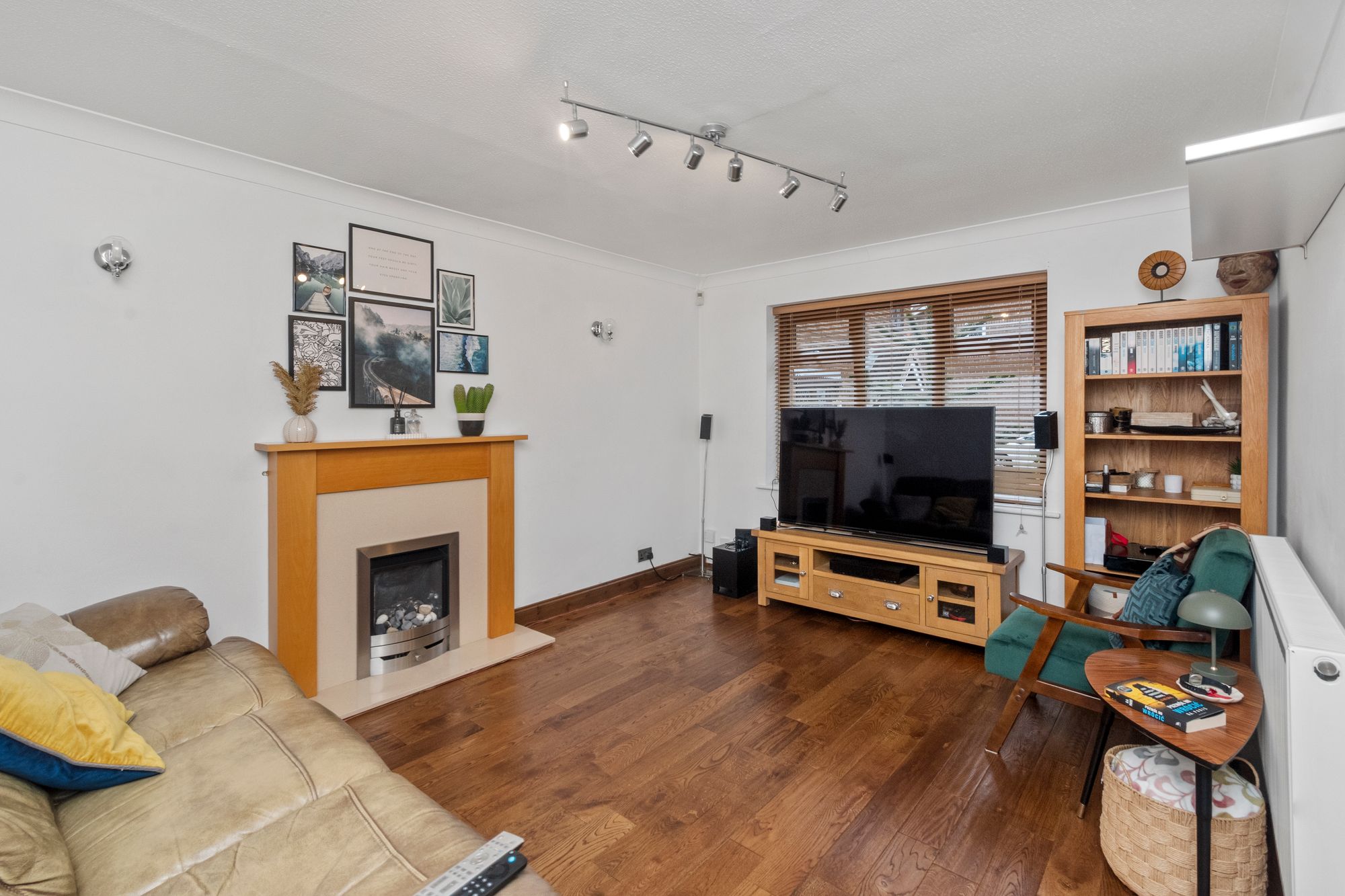 Dundee Close, Fearnhead, WA2