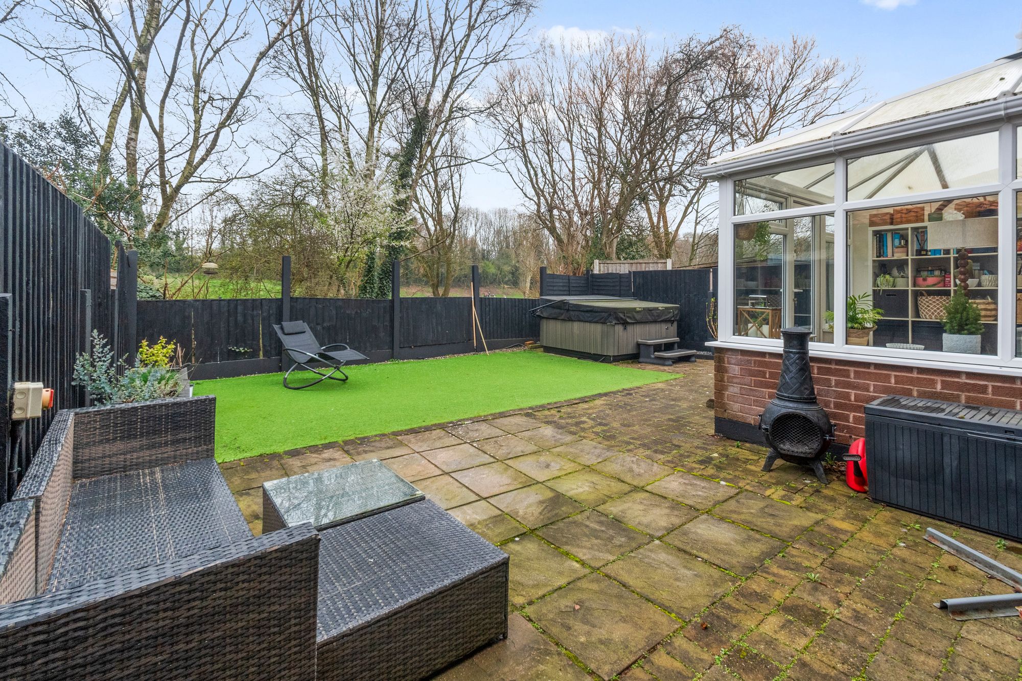 Dundee Close, Fearnhead, WA2