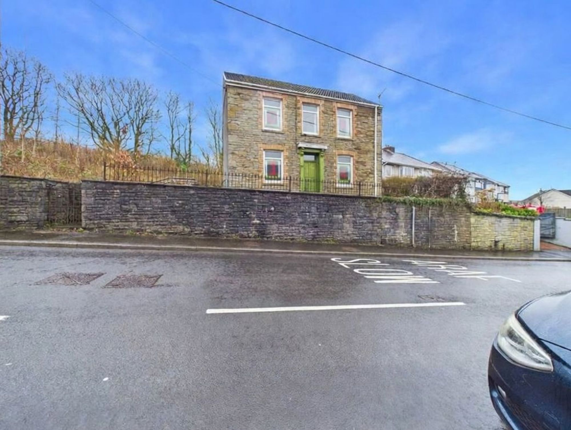 Neath Road, Crynant, SA10