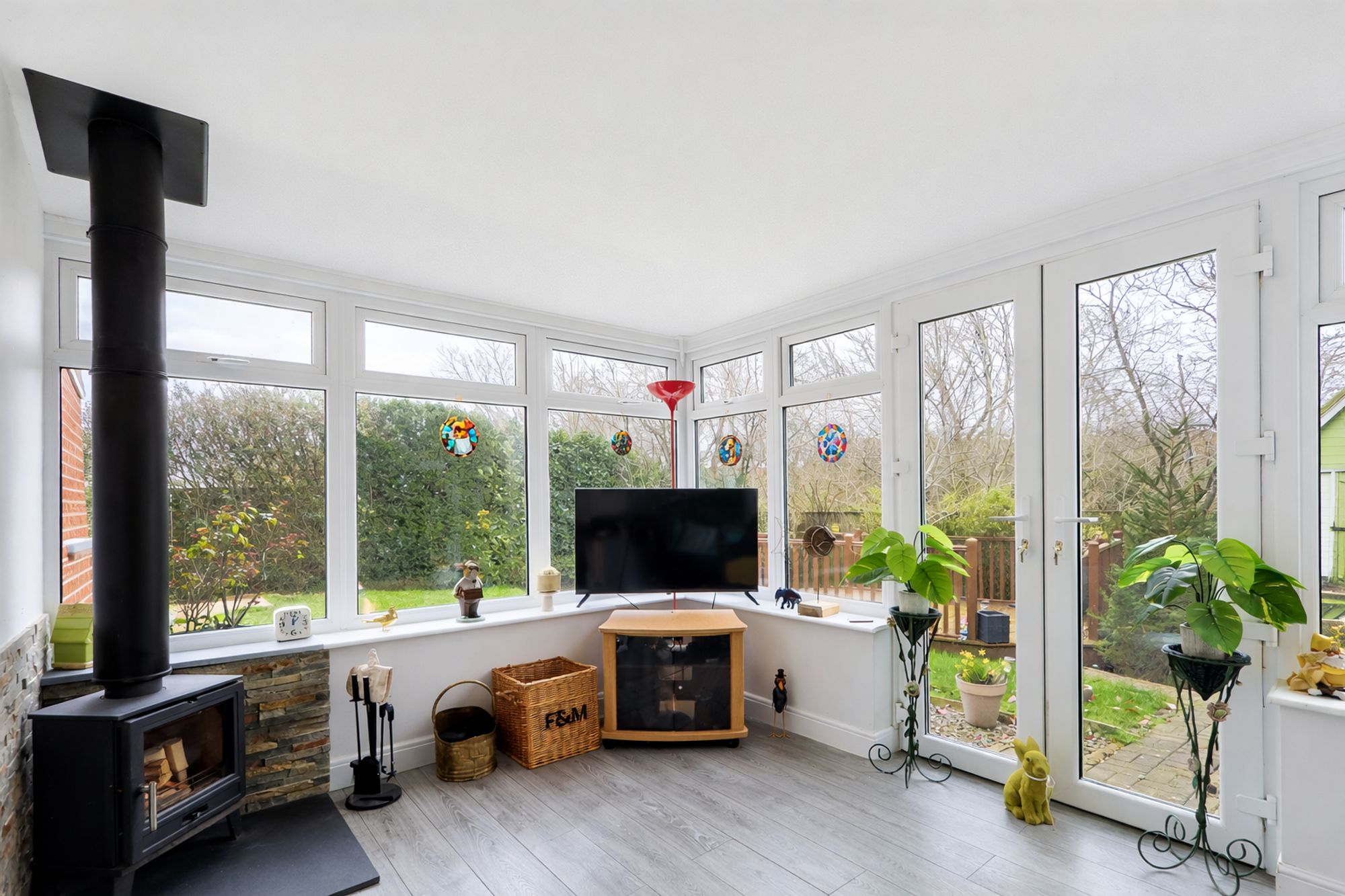 e4d01e61-0d96-4c86-8bdb-28878781ad30