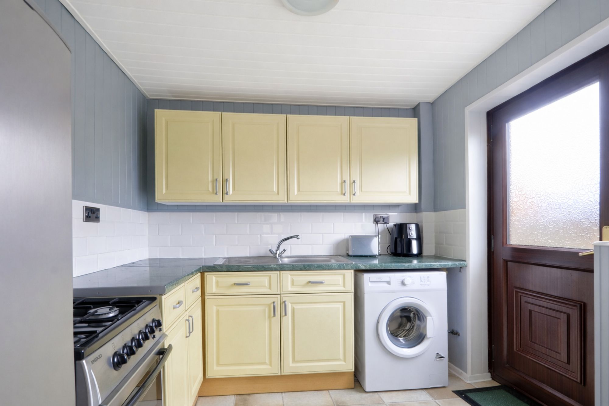 f1b9904c-ff41-42f5-bda4-7e3e55915fe6