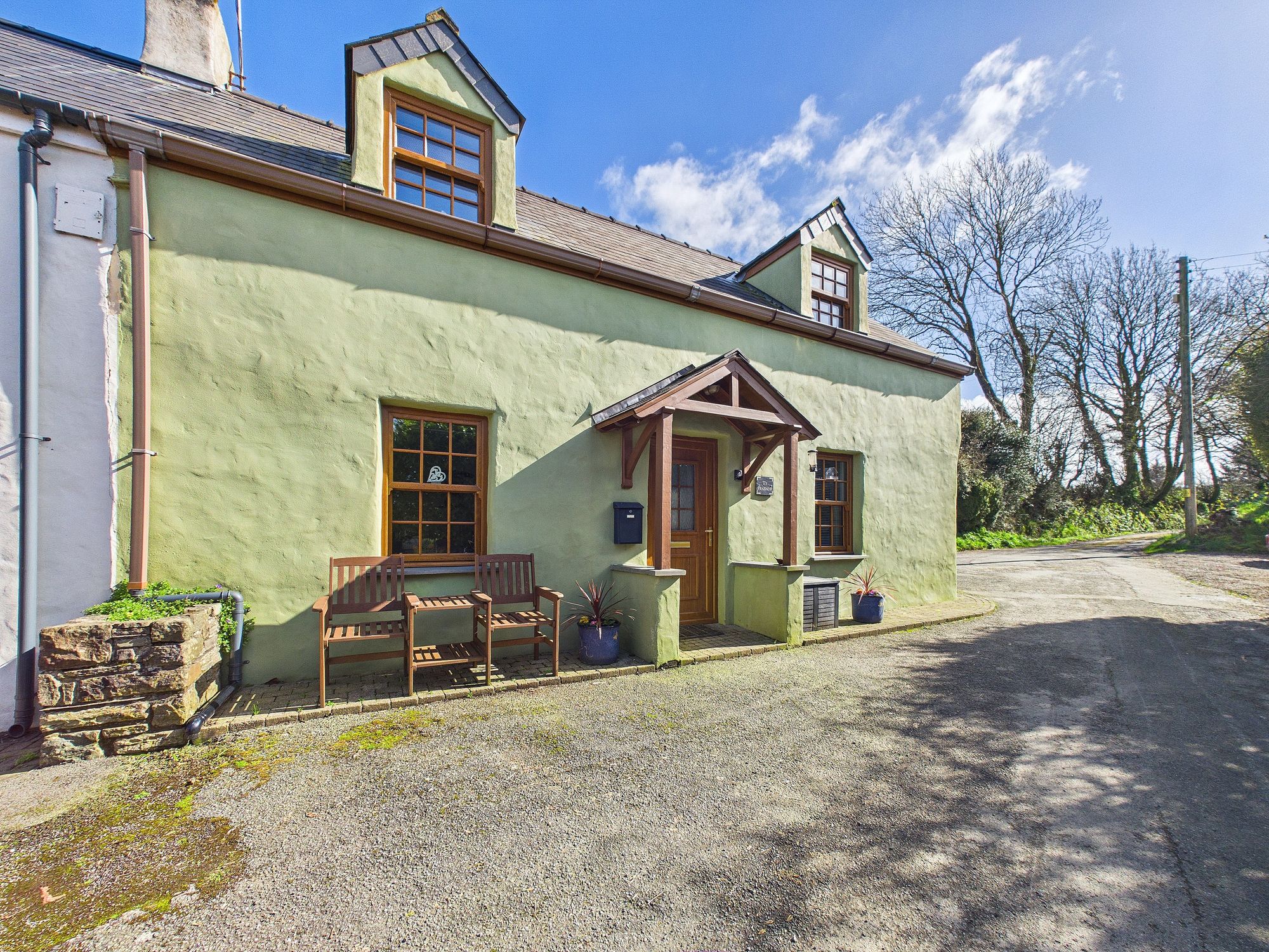Wallis, Haverfordwest, SA62