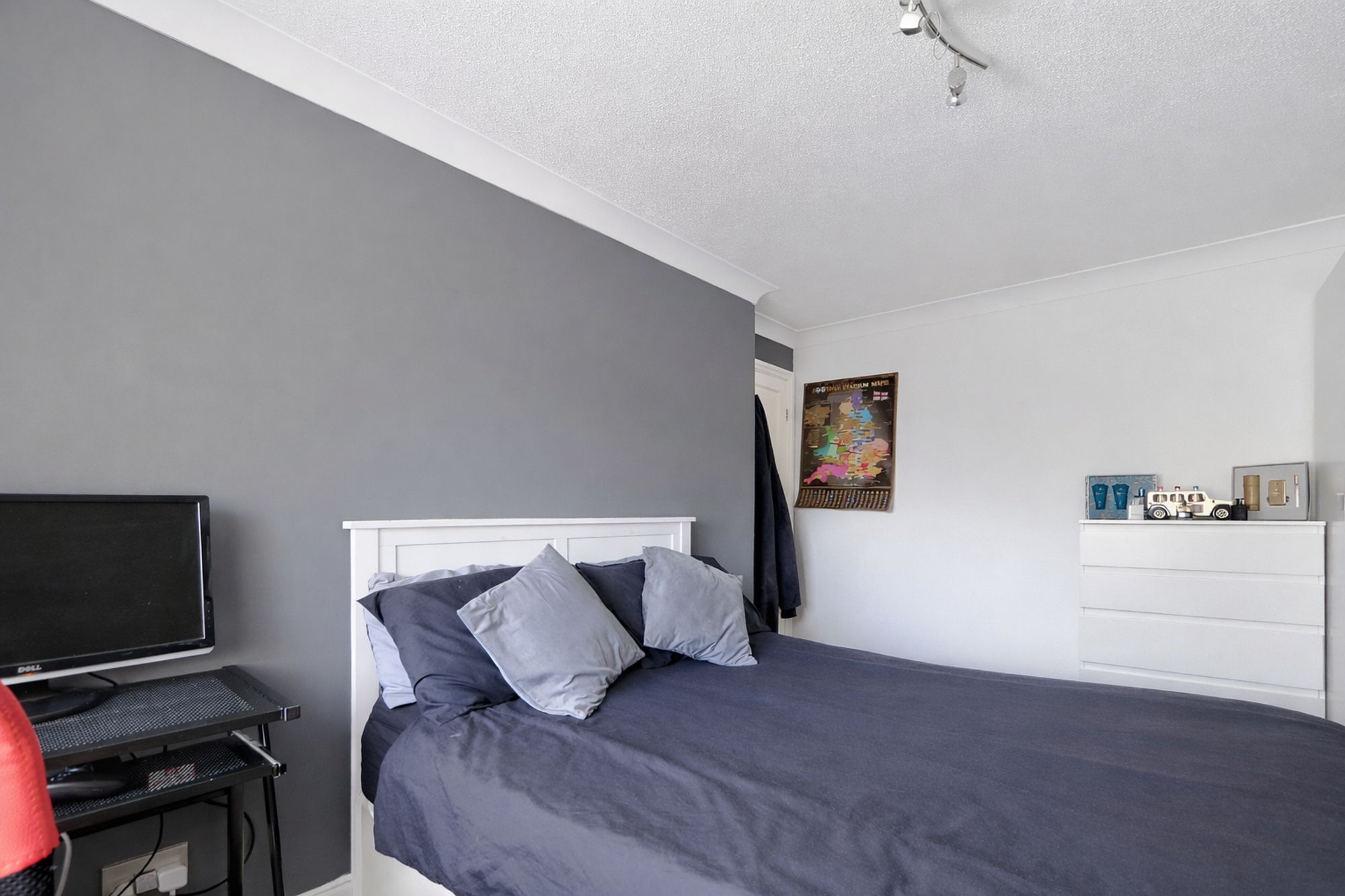 741949b7-56e2-4b05-891c-adadee0d1c4f