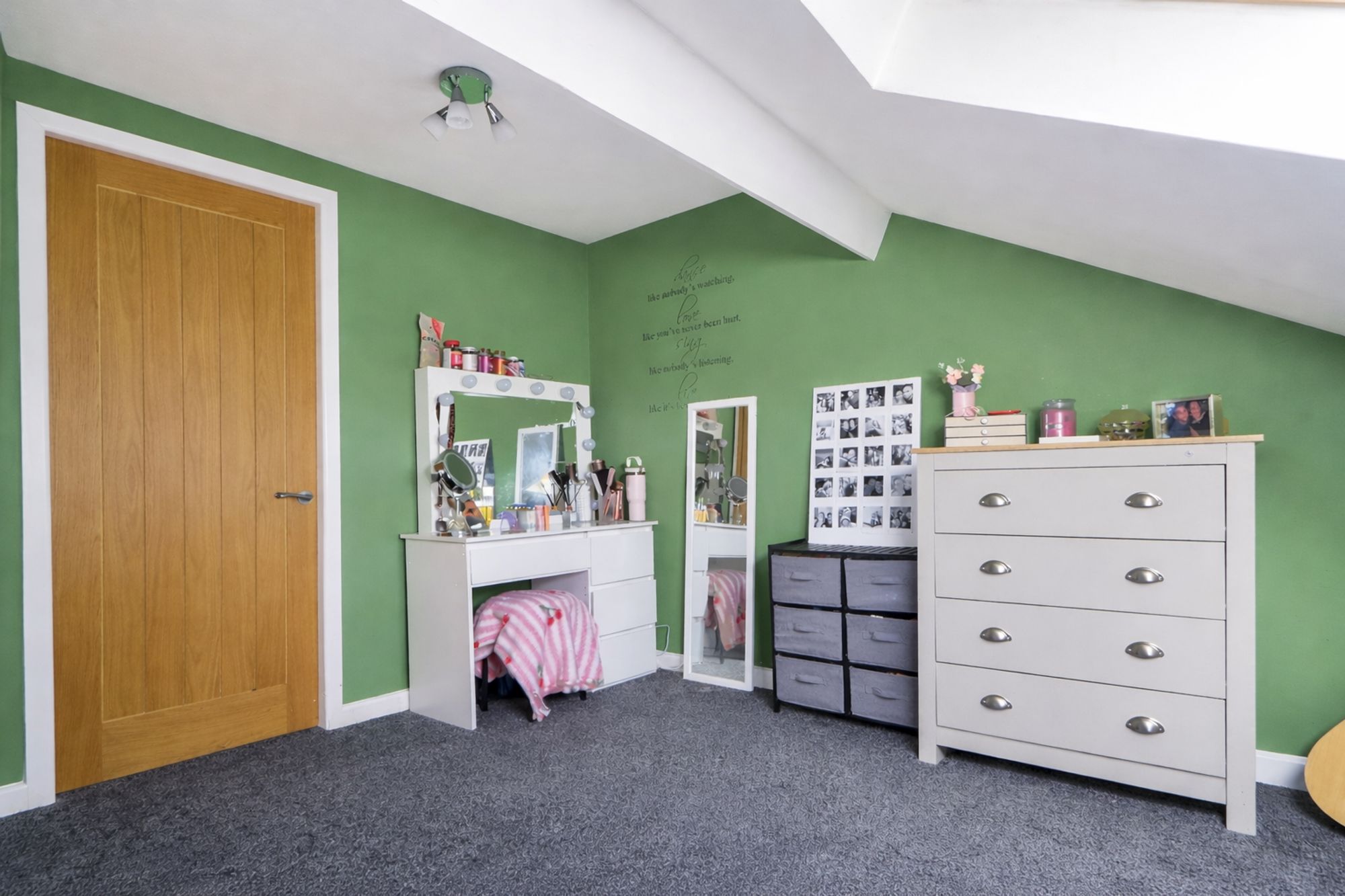 8d27a688-e8ad-4de2-a8f7-90377473ffaf