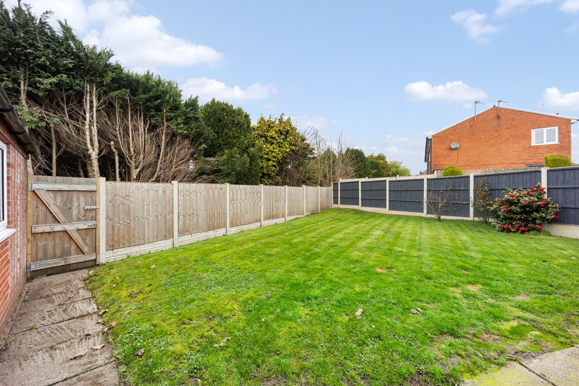 Farnworth Close, Widnes, WA8