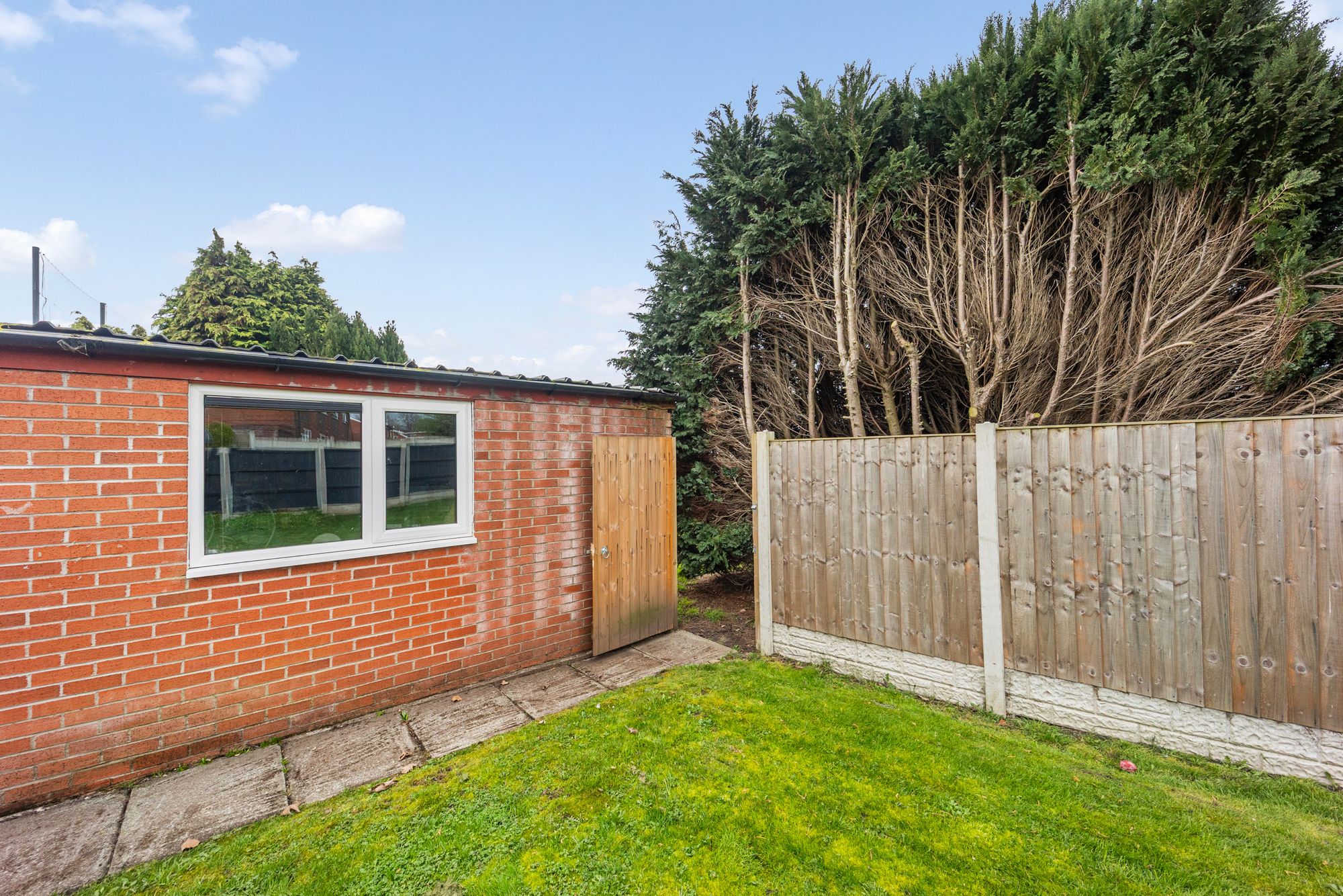 Farnworth Close, Widnes, WA8