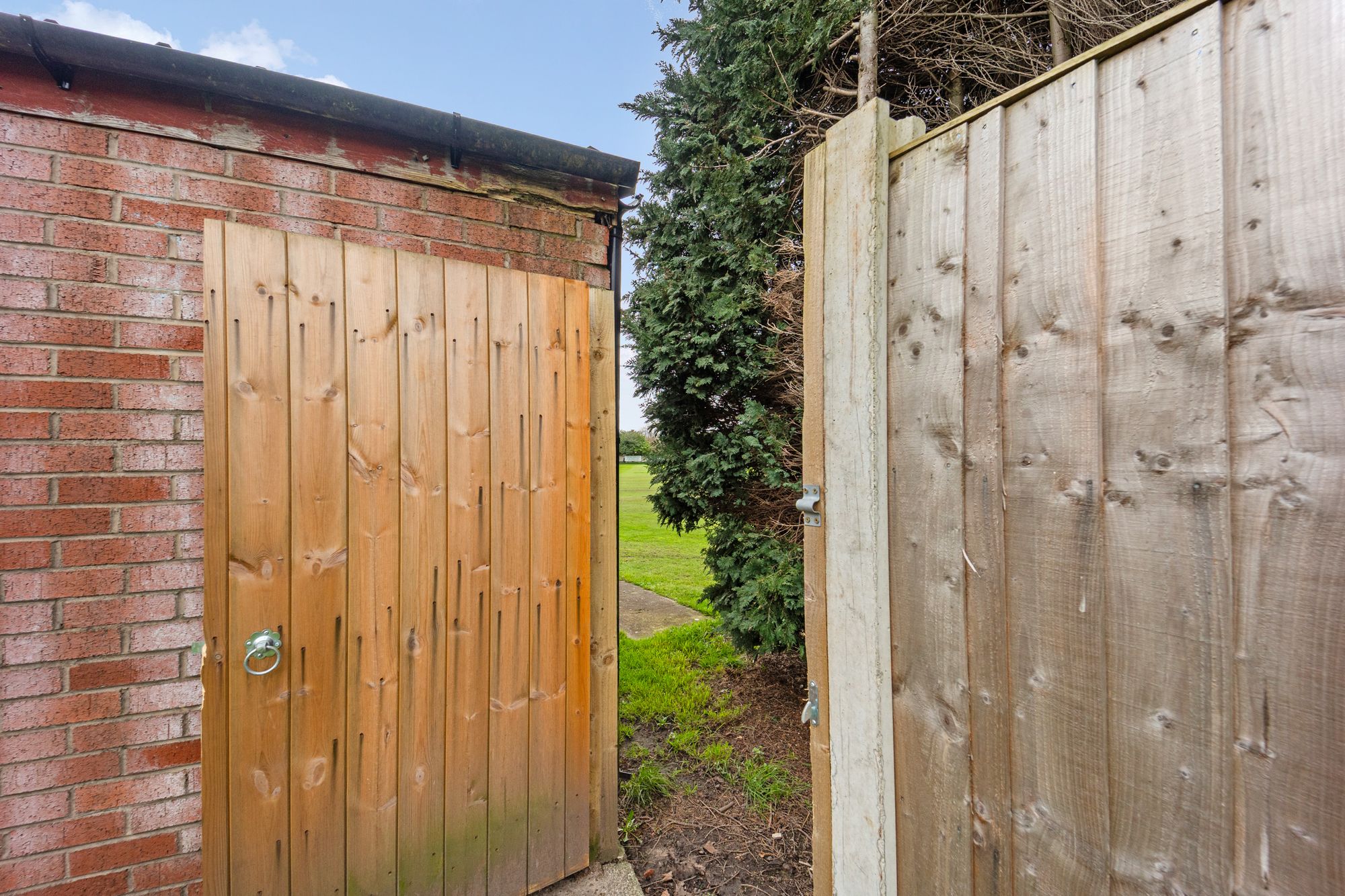 Farnworth Close, Widnes, WA8