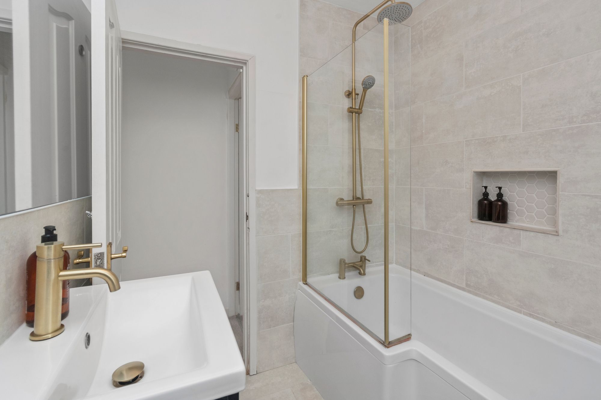 Forest Road, St. Helens