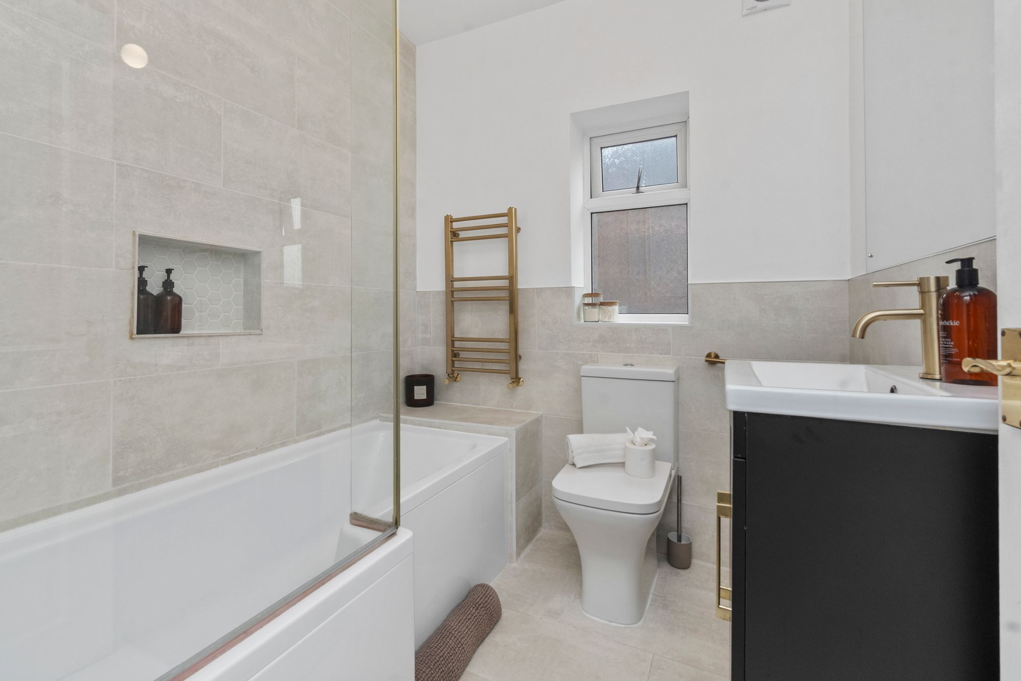 Forest Road, St. Helens