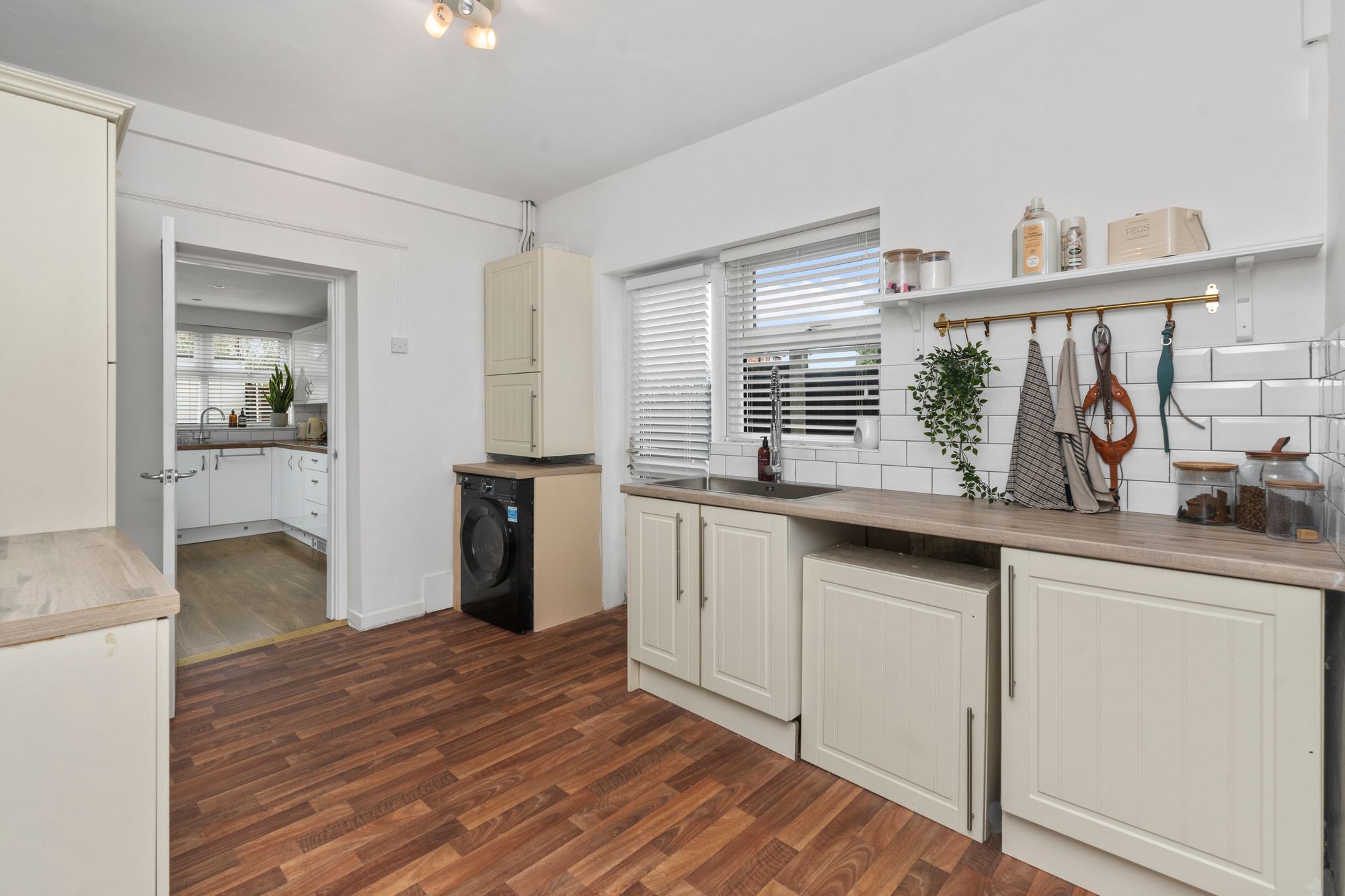 Forest Road, St. Helens