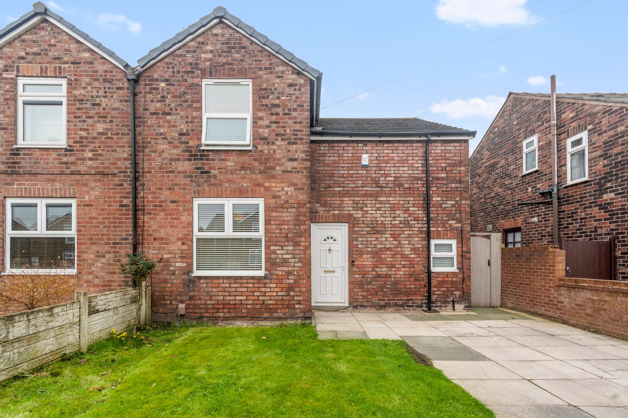 Forest Road, Sutton Manor, WA9