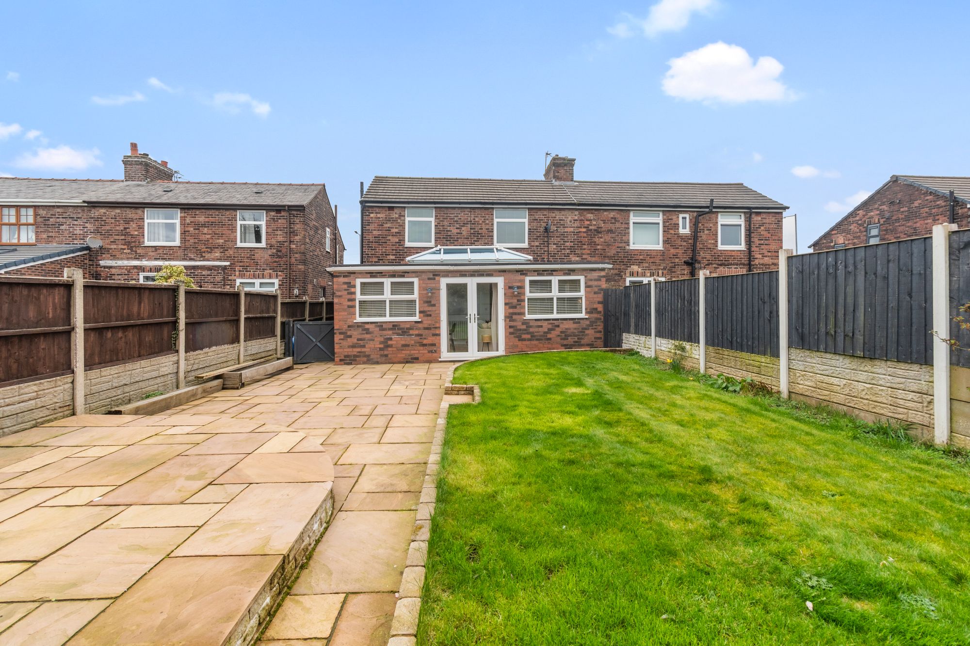 Forest Road, St. Helens