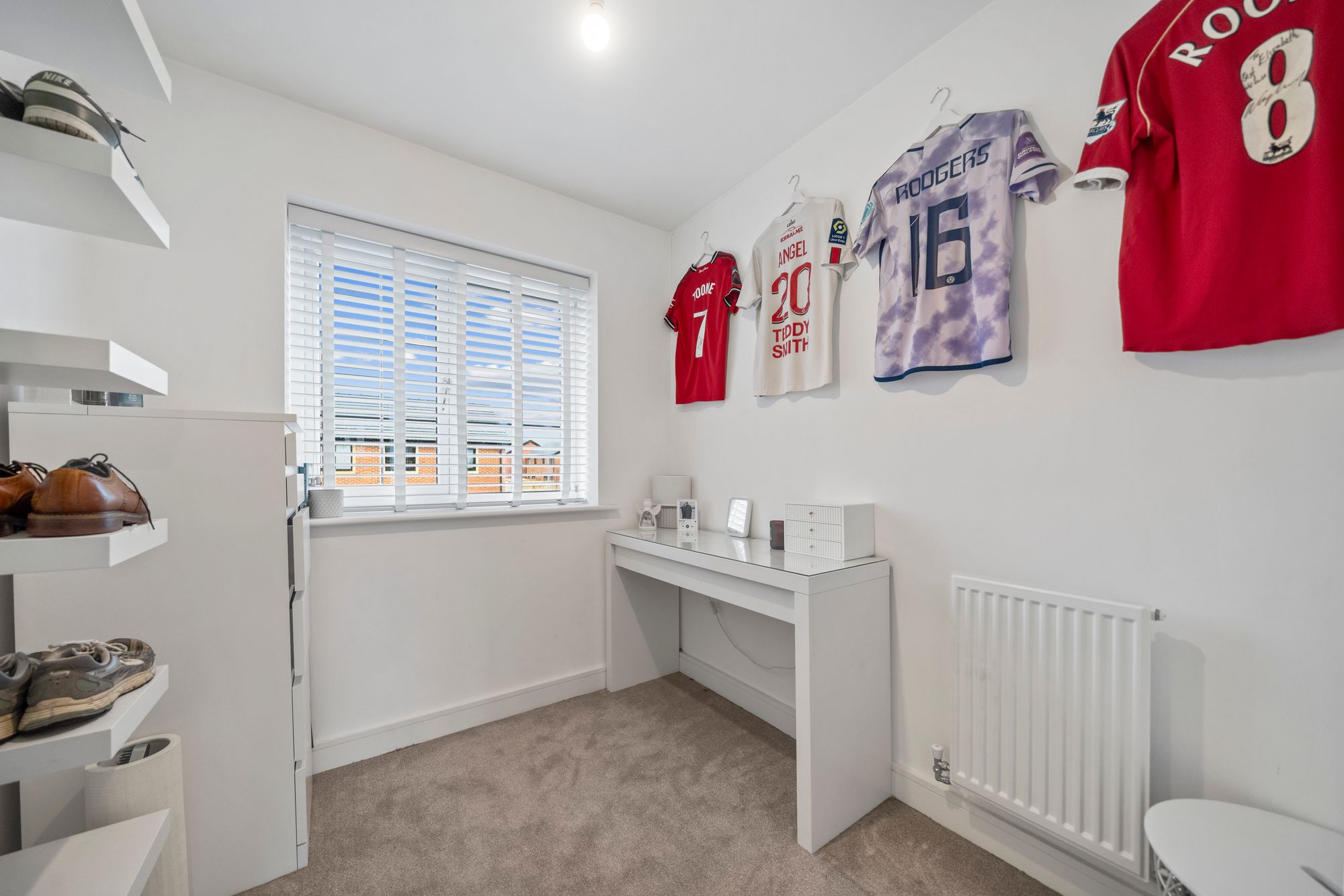 Calamite Close, Leigh