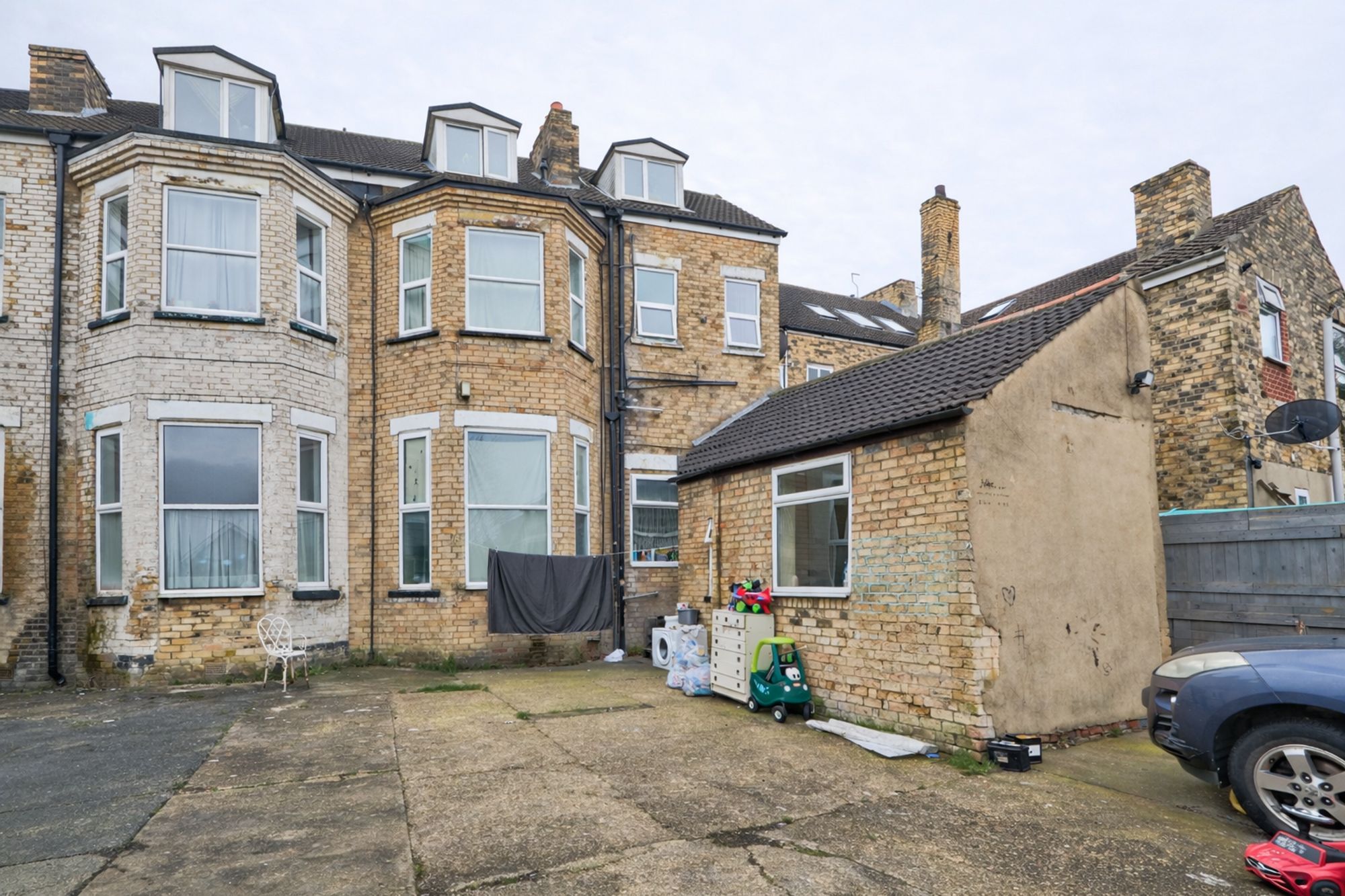 ce996fc9-83c7-4d94-b880-f90ef96999cd (1)