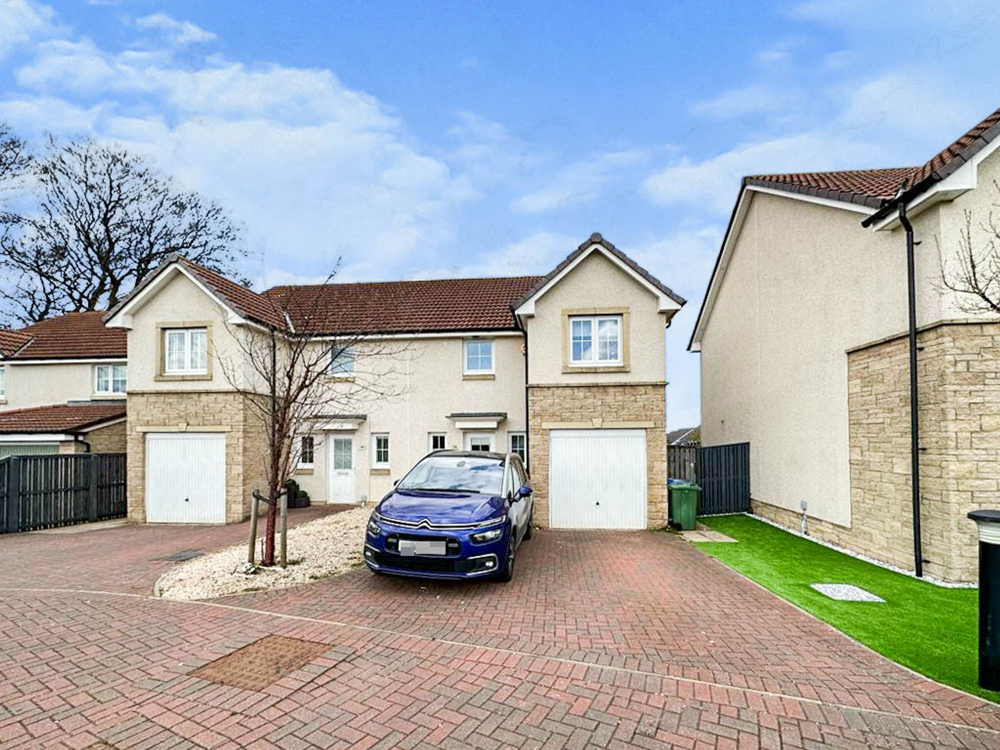 36 West Cults Court, Whitburn