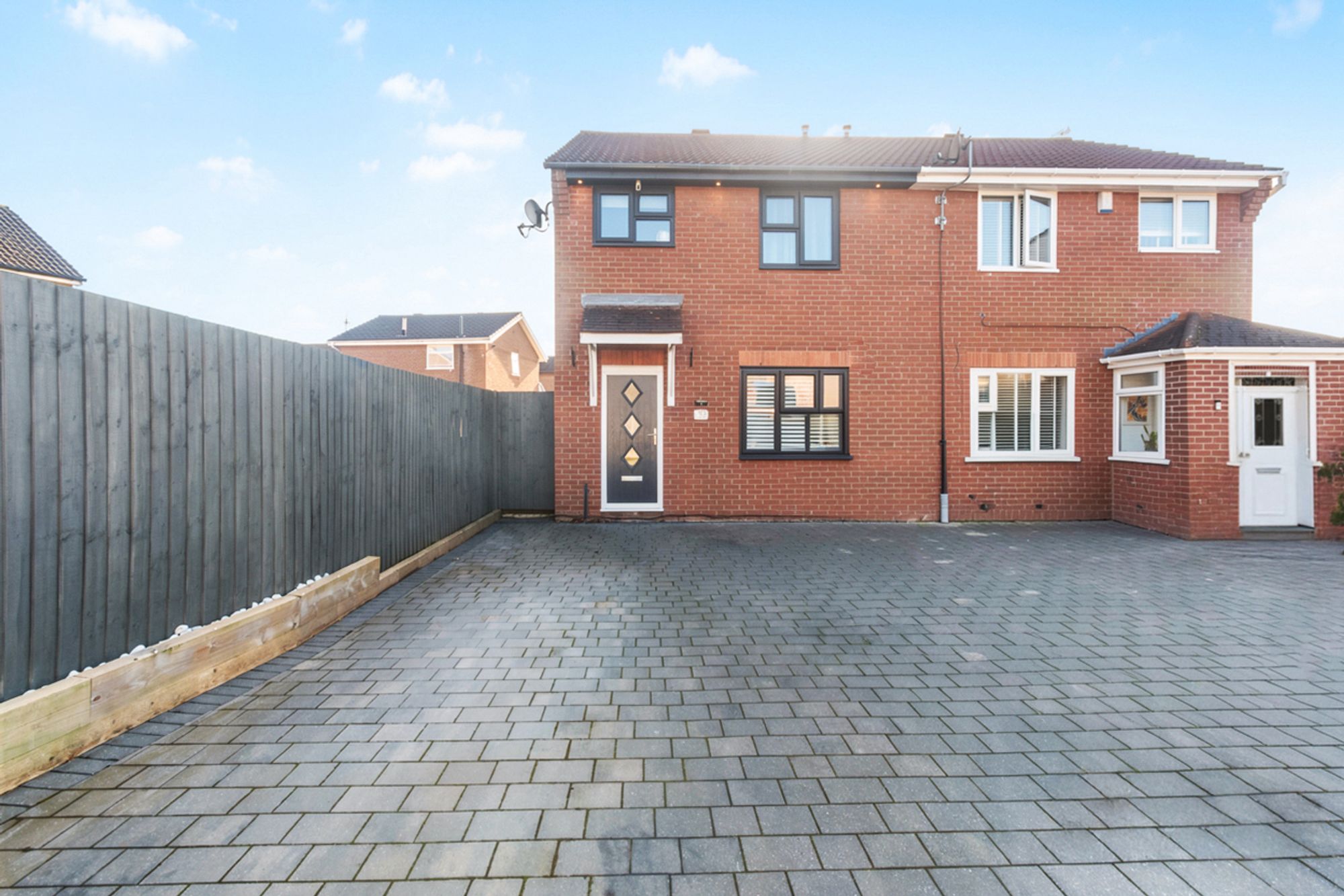 Kinross Close, Fearnhead, WA2