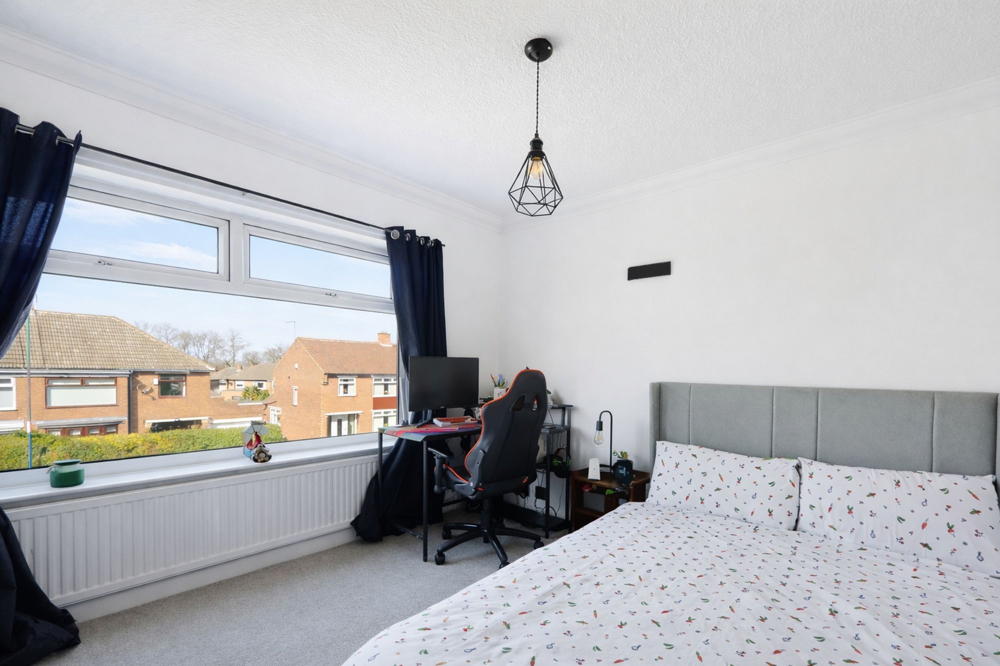 c32f5351-ab17-47fa-8658-93b5d9463526