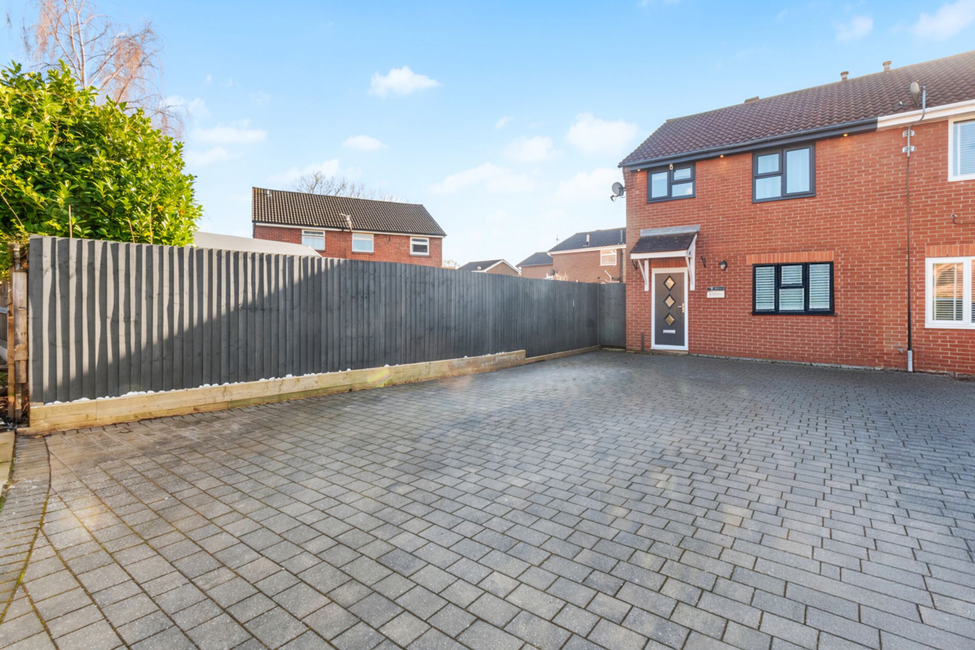 Kinross Close, Fearnhead, WA2