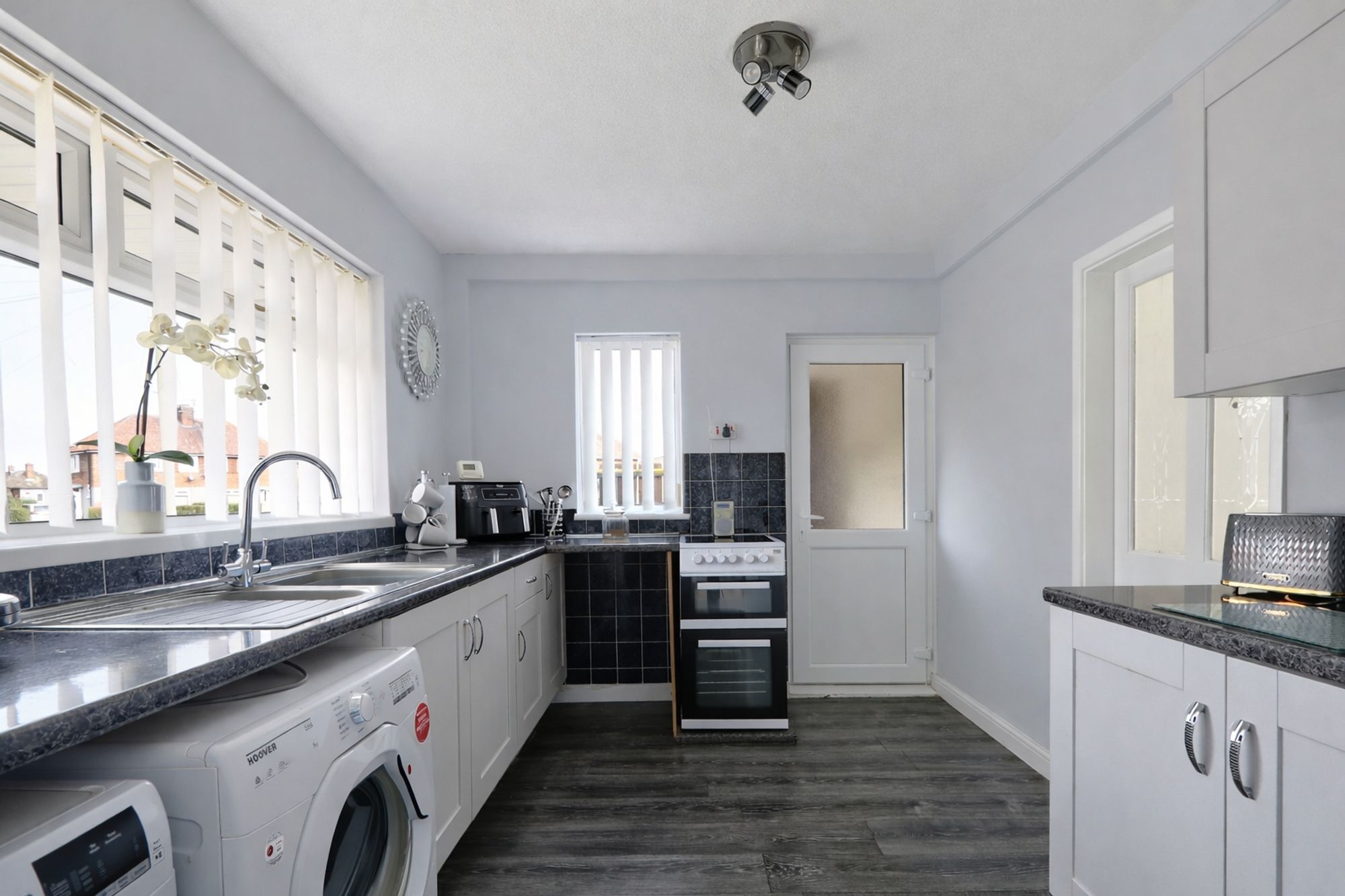 98517d8a-1d6d-467f-9fe7-b3f84e7a6c8f