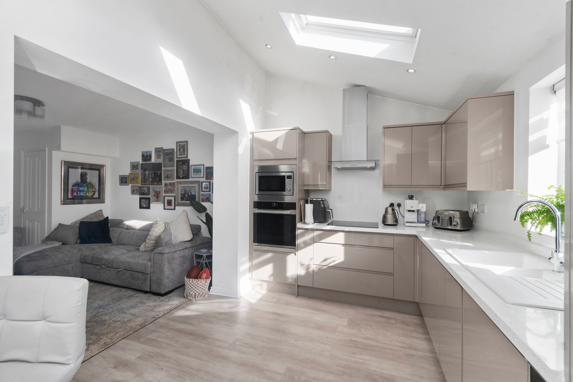 Newlove Avenue, St. Helens, WA10