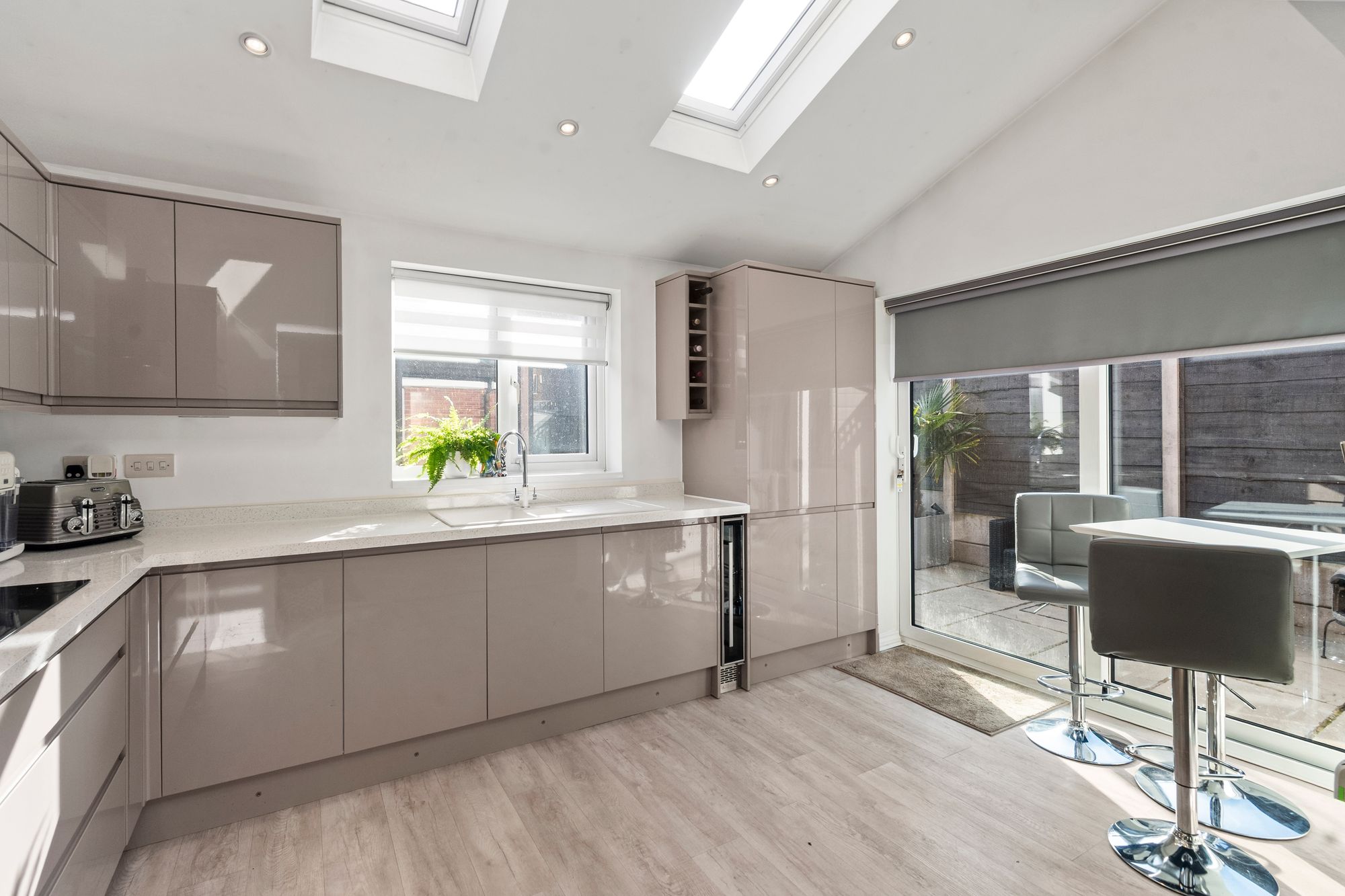 Newlove Avenue, St. Helens, WA10