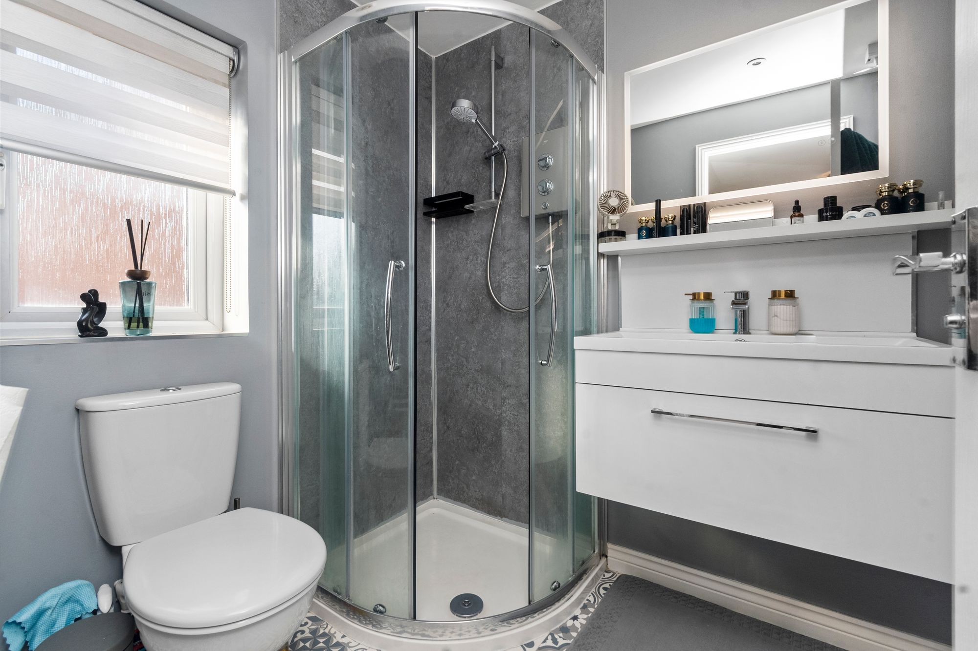 Newlove Avenue, St. Helens, WA10