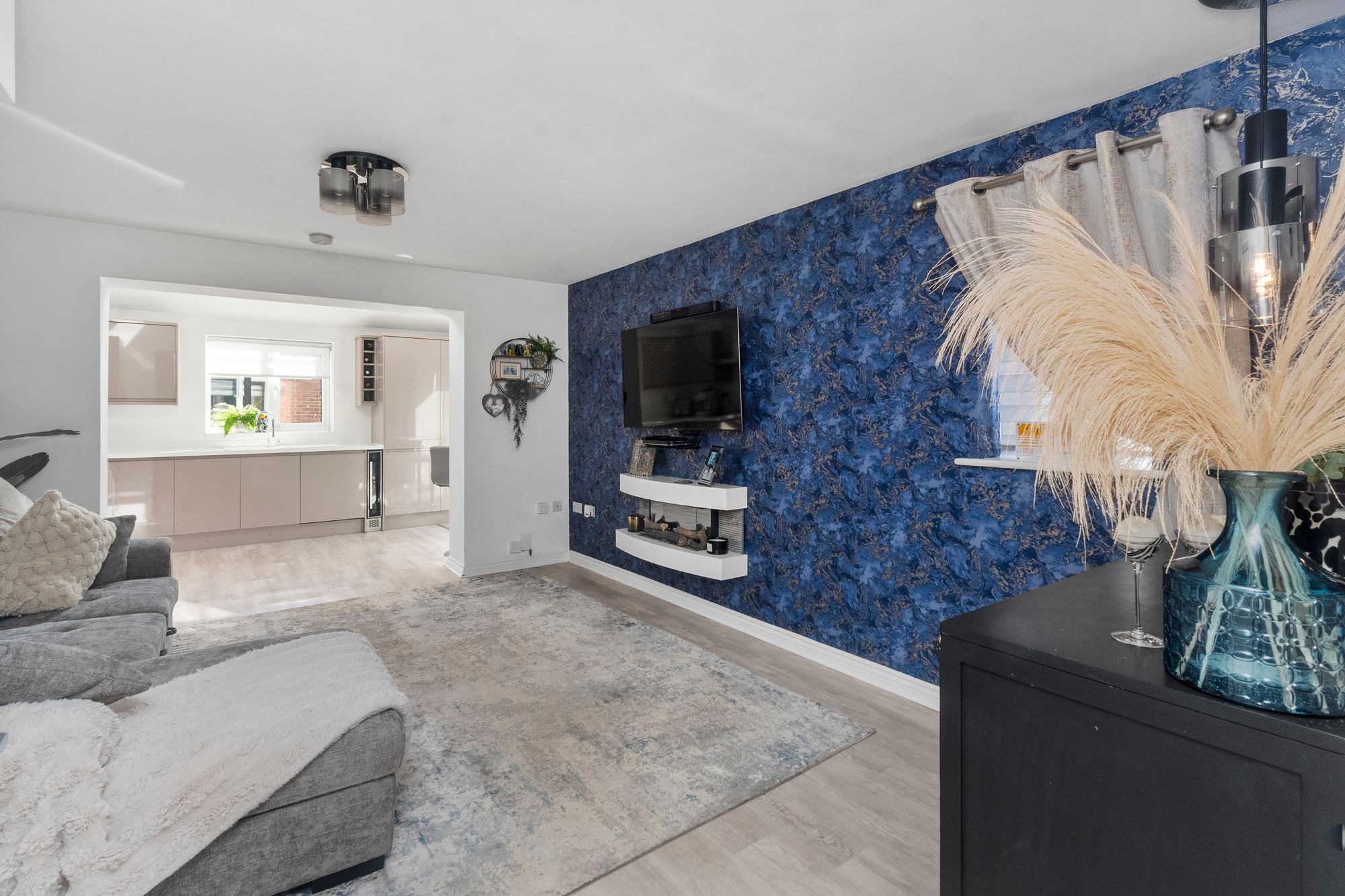 Newlove Avenue, St. Helens, WA10