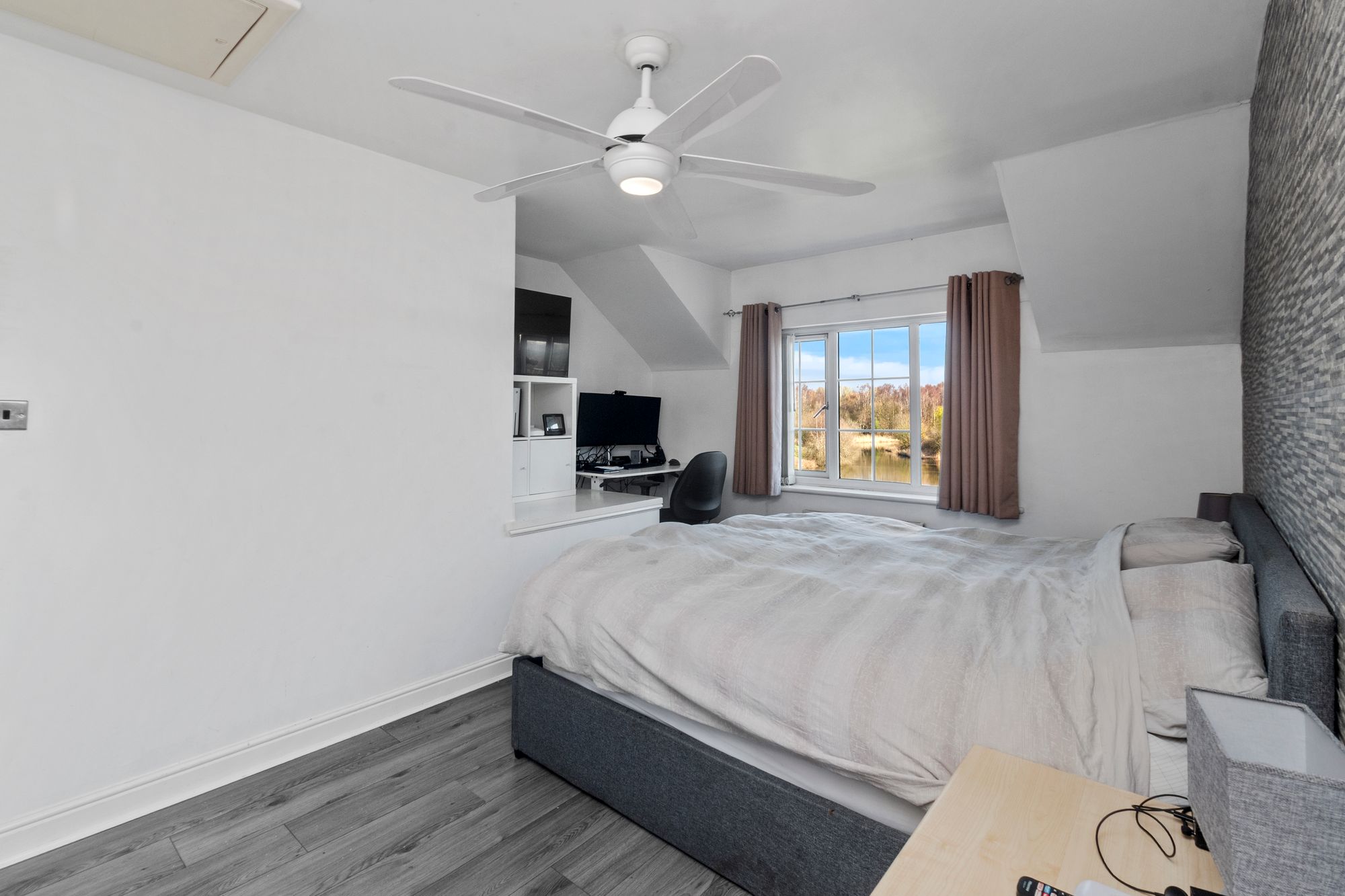 Daffodil Gardens, St. Helens