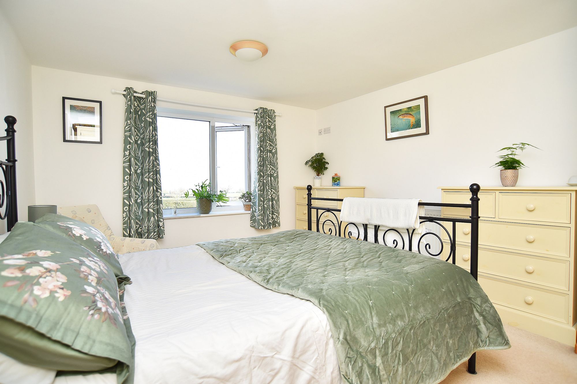 Sunnyside Gardens, Burton Leonard, HG3