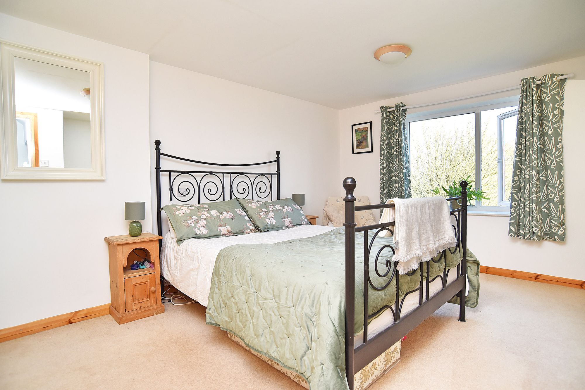 Sunnyside Gardens, Burton Leonard, HG3