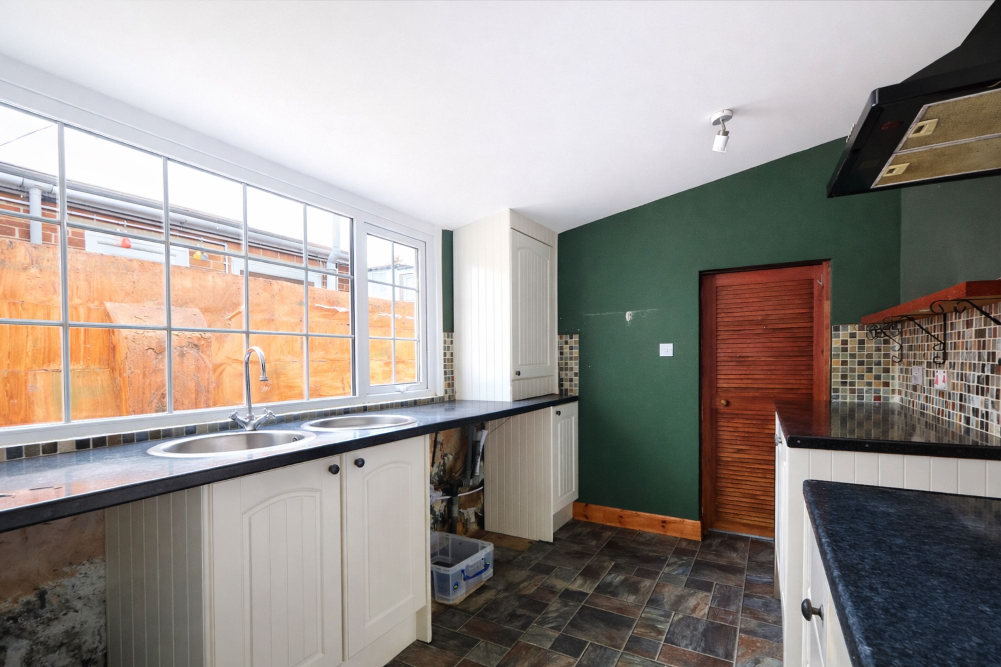 23e9be42-8143-4658-94ee-87b16941fe14