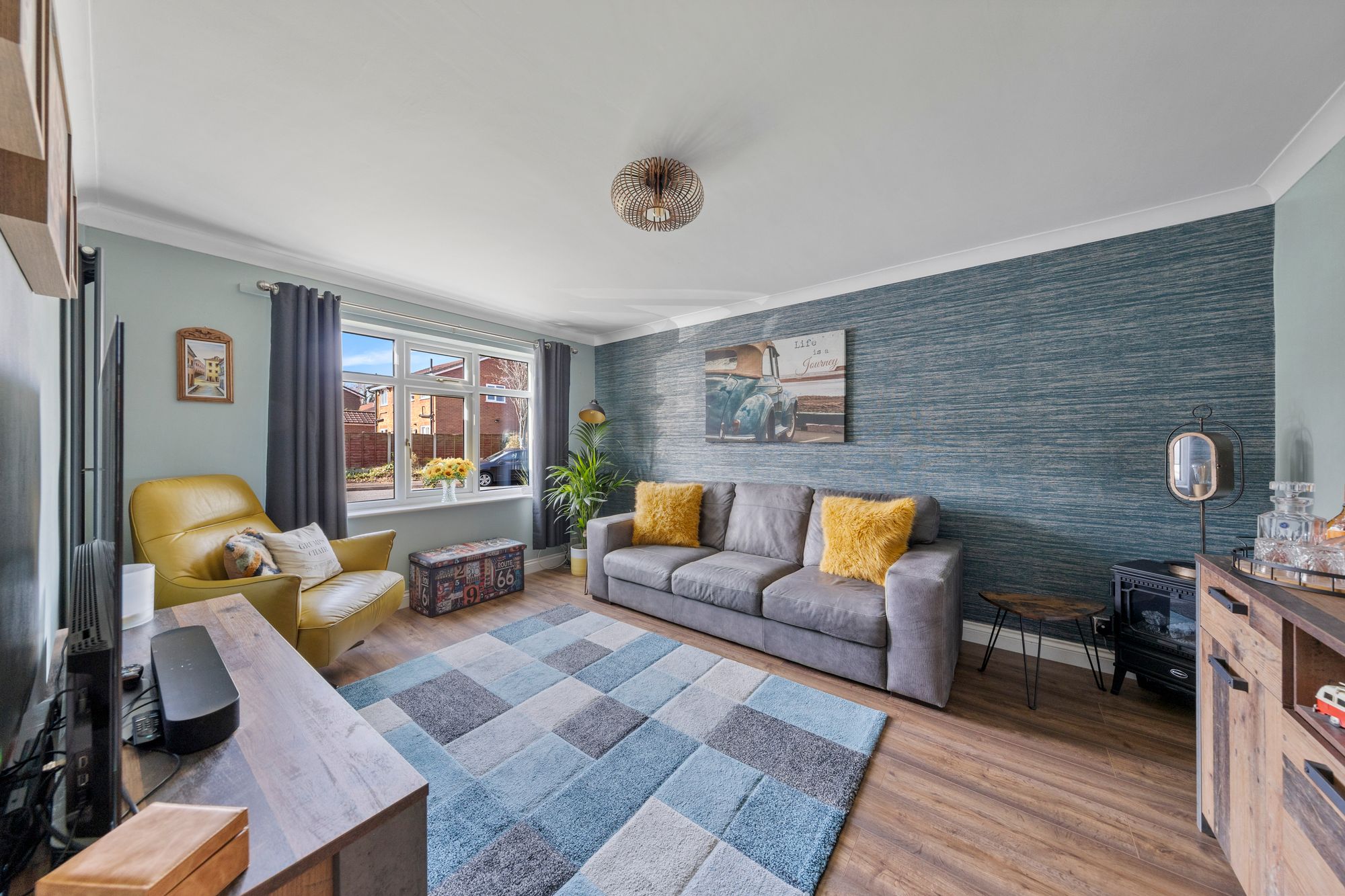 Dundee Close, Fearnhead, WA2