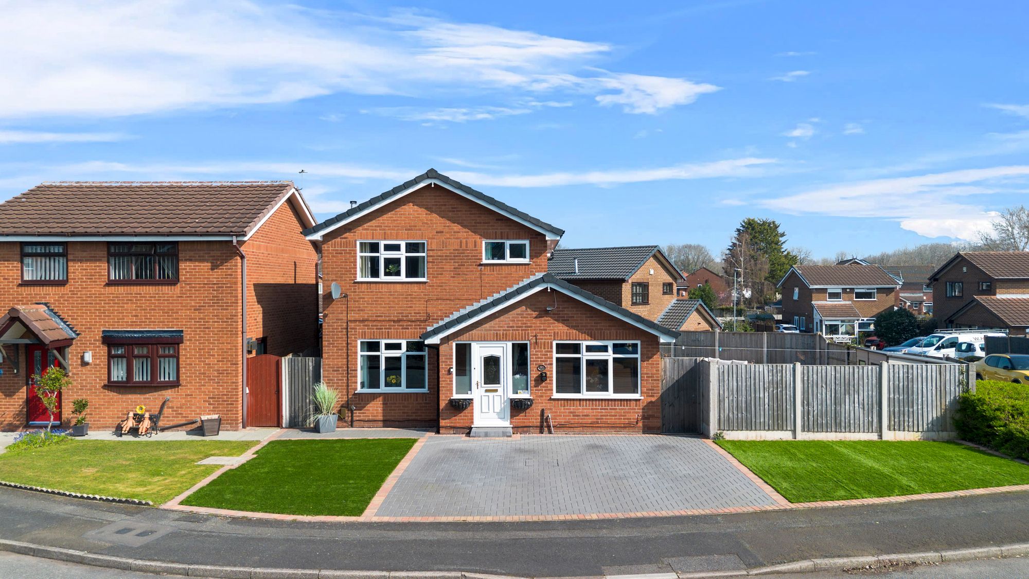 Dundee Close, Fearnhead, WA2