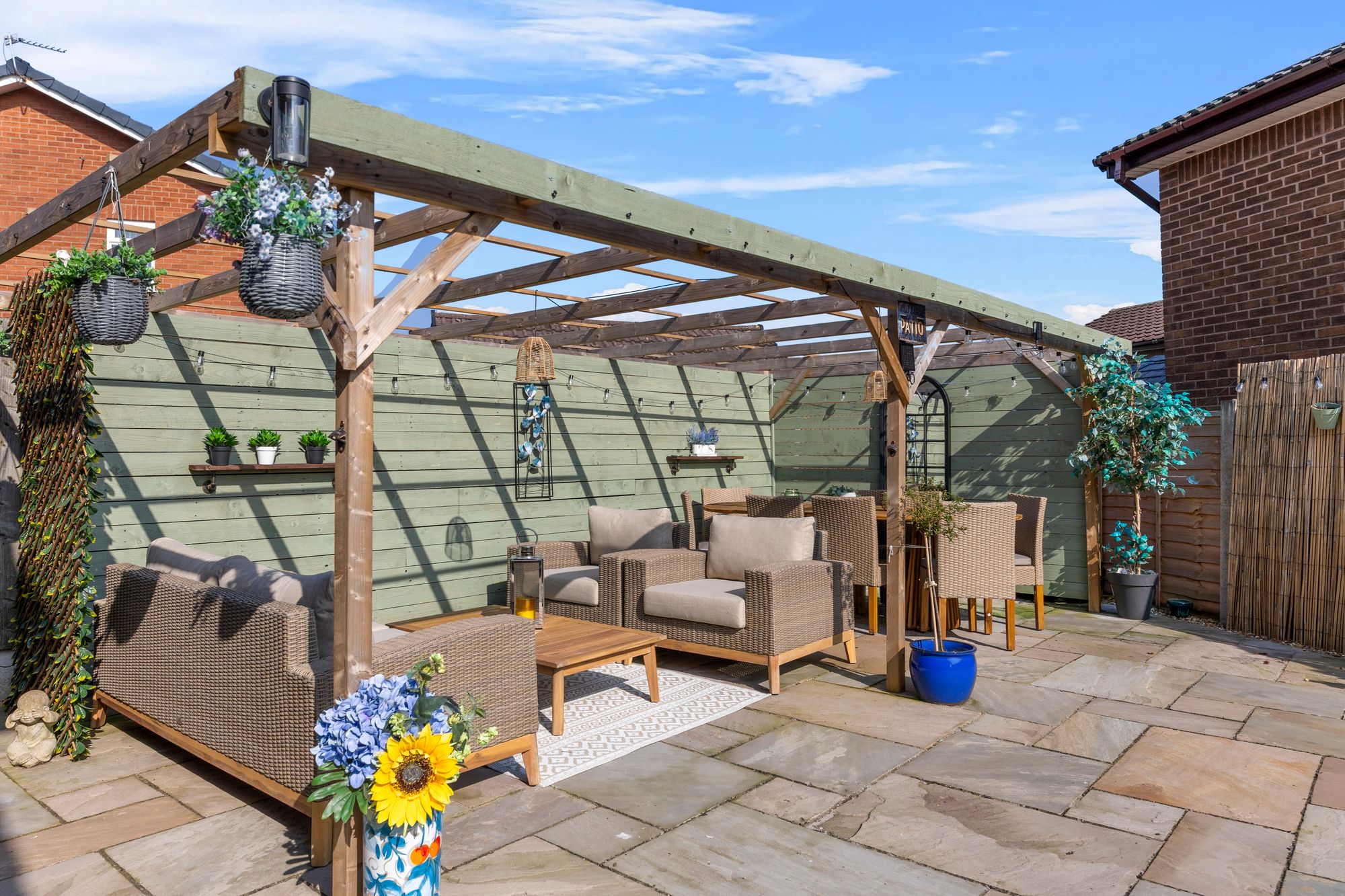 Dundee Close, Fearnhead, WA2