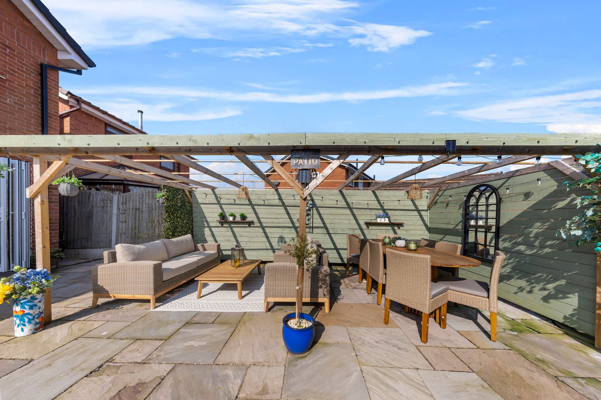 Dundee Close, Fearnhead, WA2