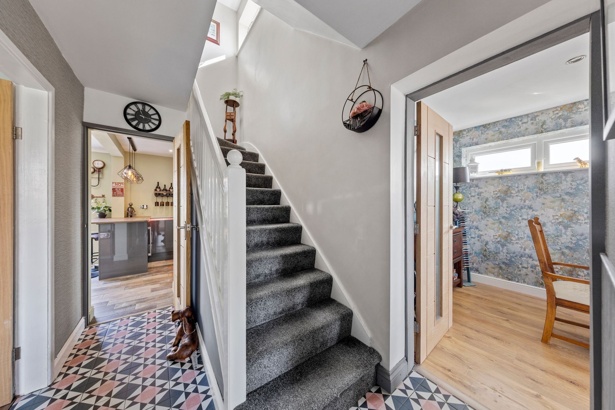 Dundee Close, Fearnhead, WA2