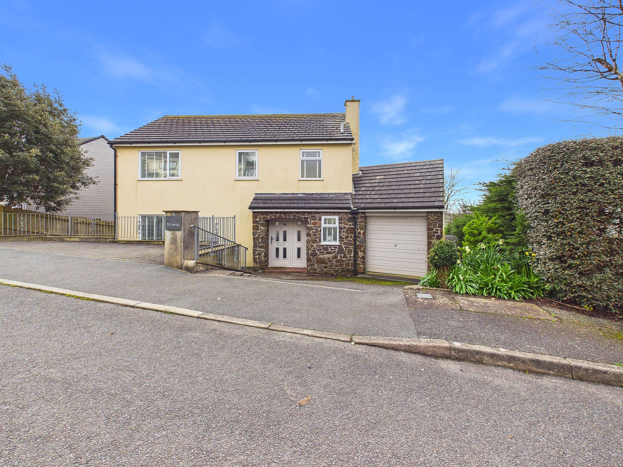 Strawberry Gardens, Penally, SA70