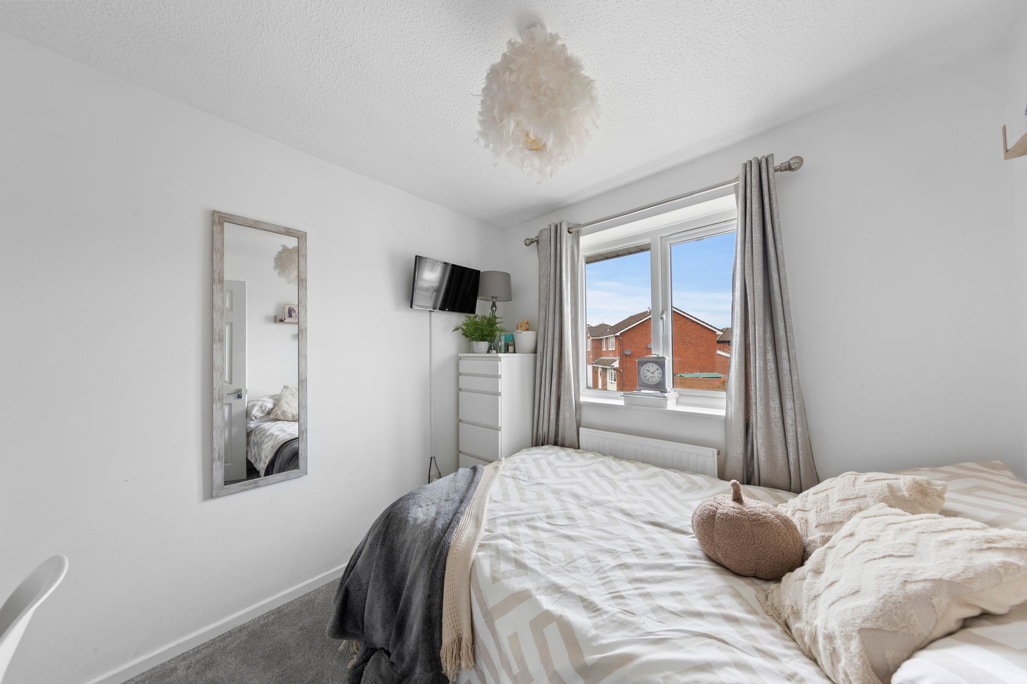 Pennine Lane, Warrington